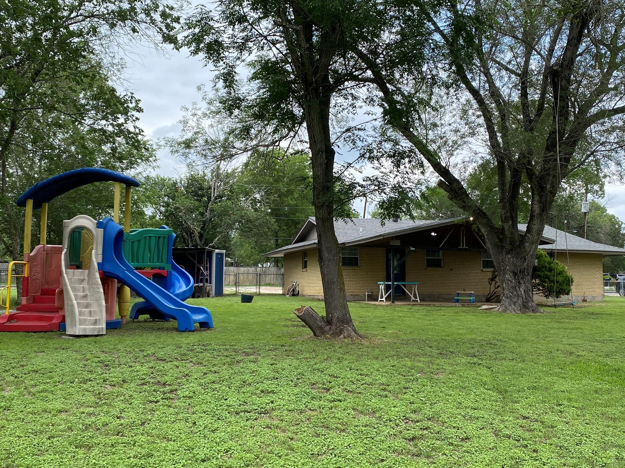 Image 13 of 34 For 133 Country Acres Dr