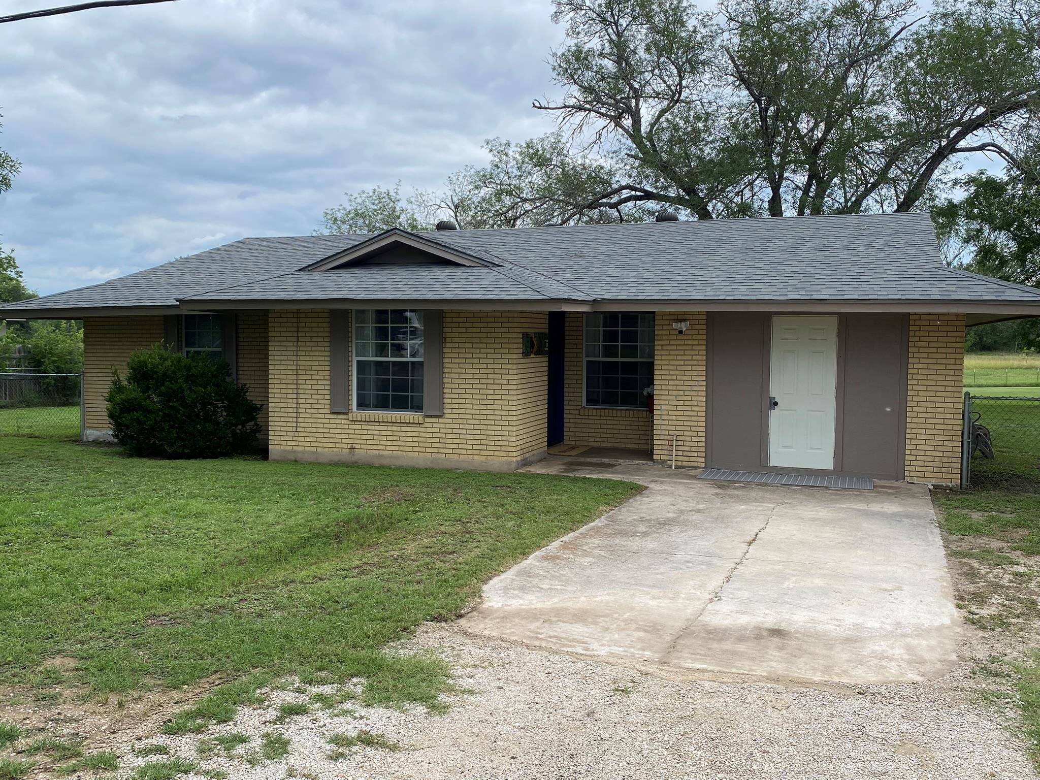 Image 16 of 34 For 133 Country Acres Dr