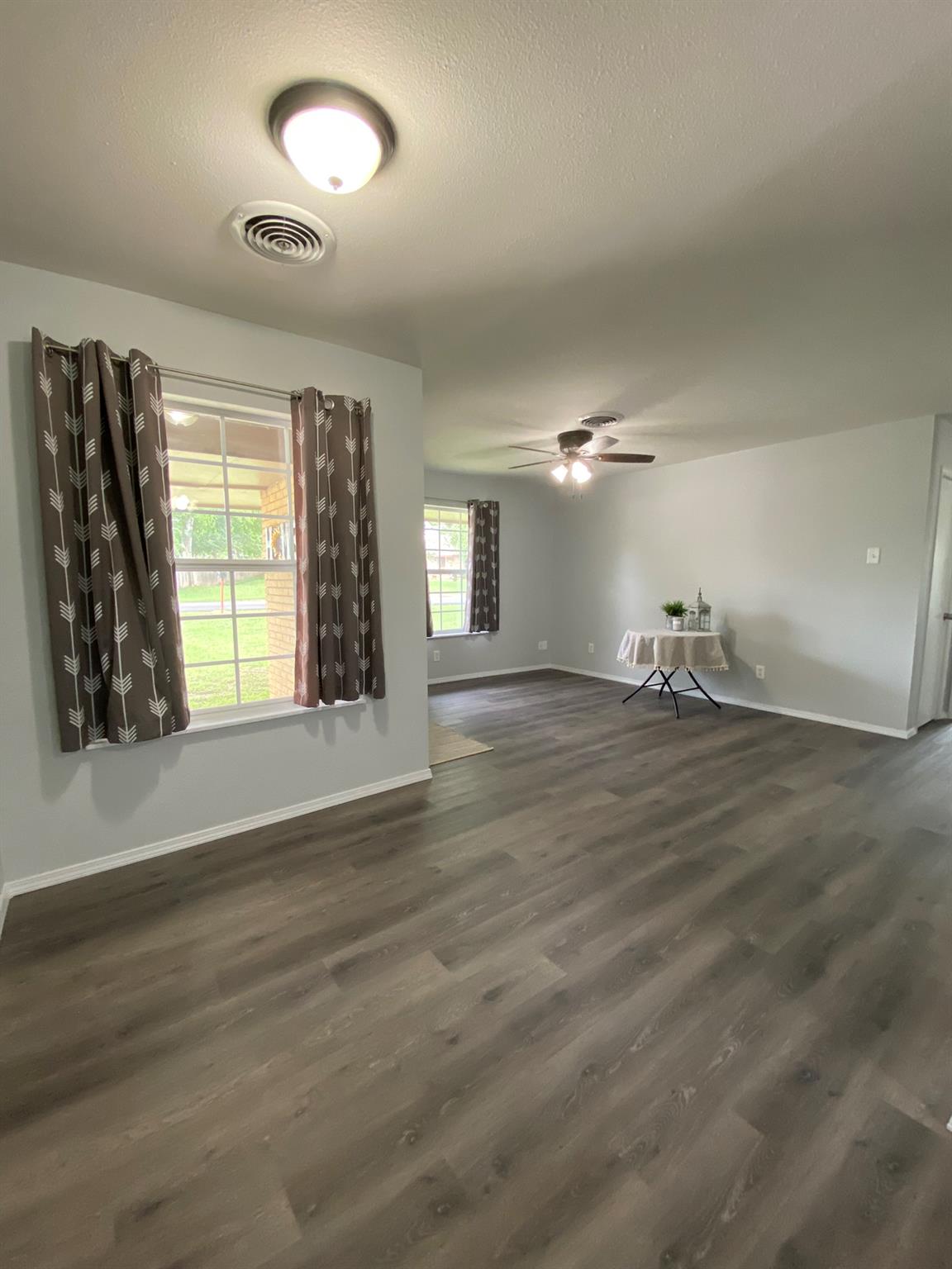 Image 19 of 34 For 133 Country Acres Dr