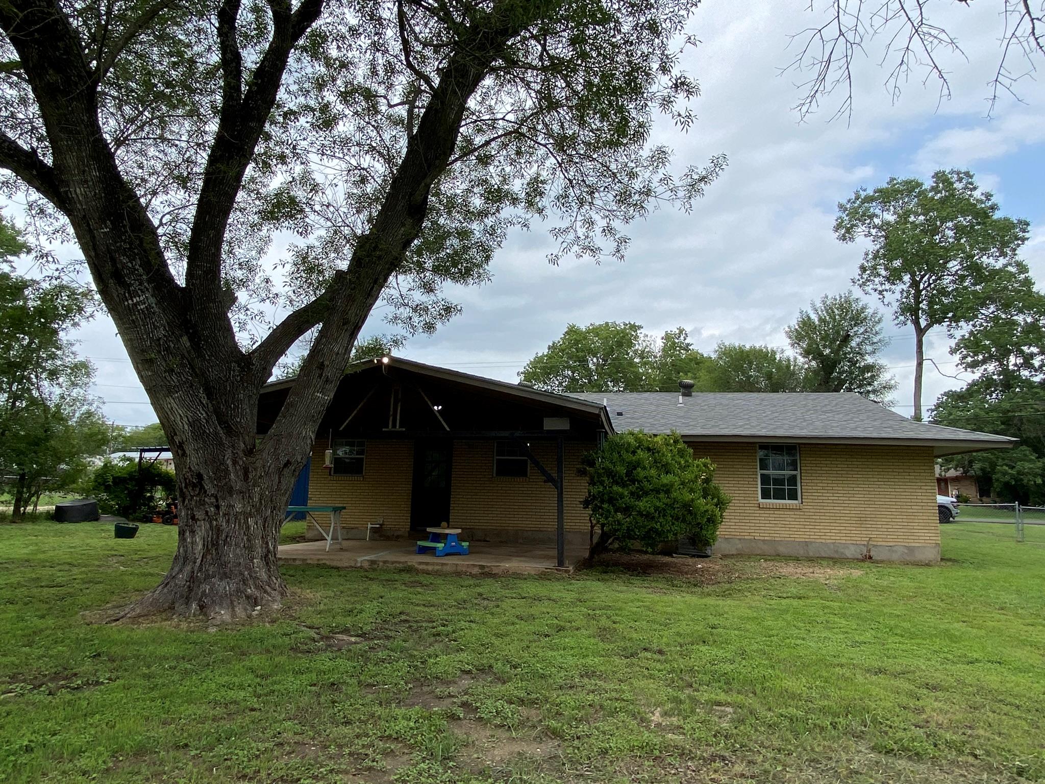 Image 2 of 34 For 133 Country Acres Dr