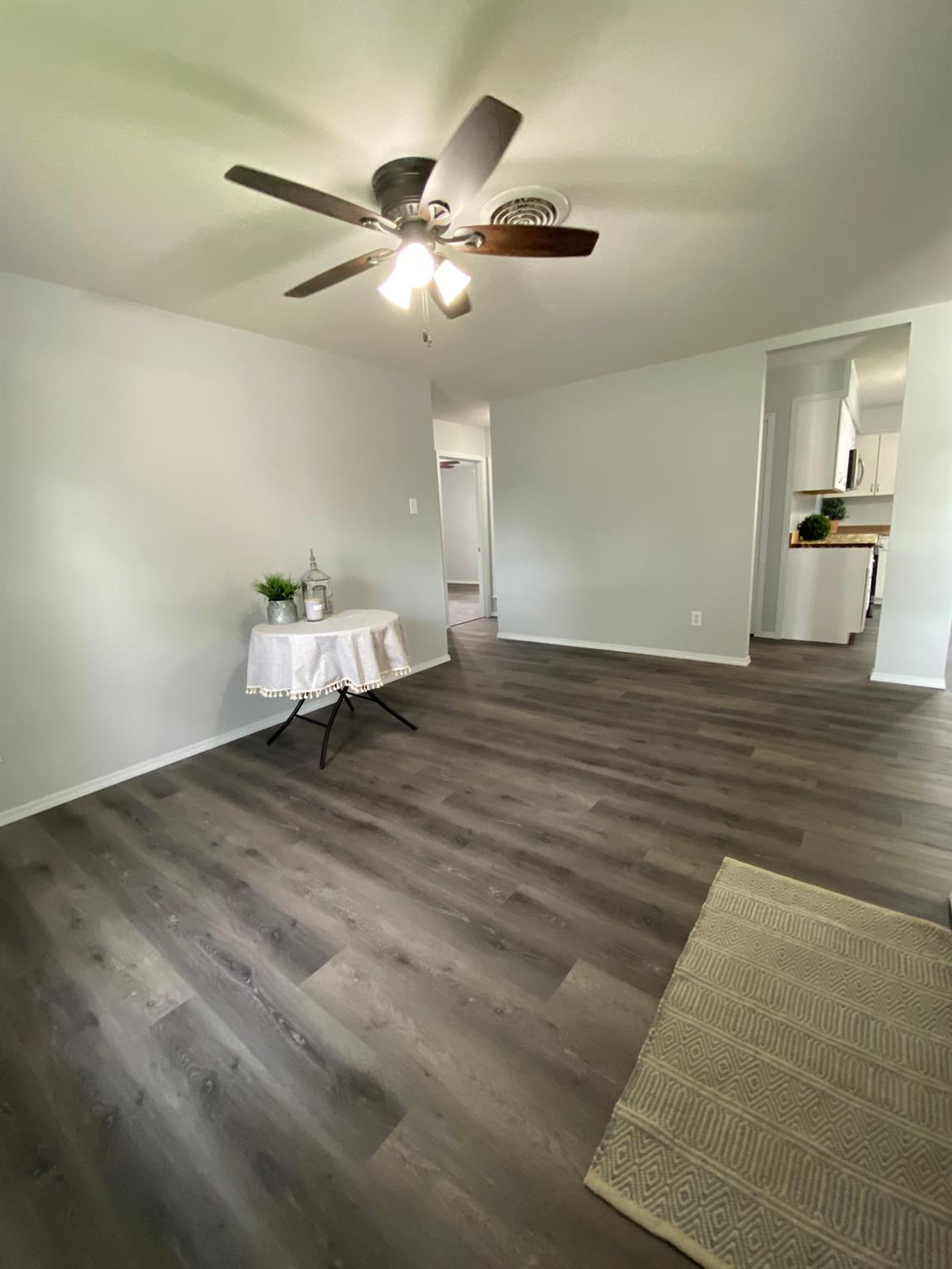 Image 20 of 34 For 133 Country Acres Dr