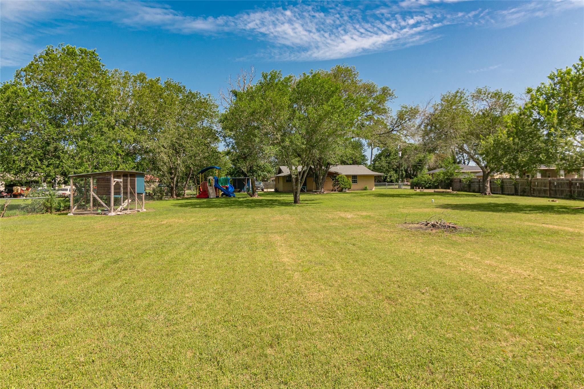 Image 31 of 34 For 133 Country Acres Dr