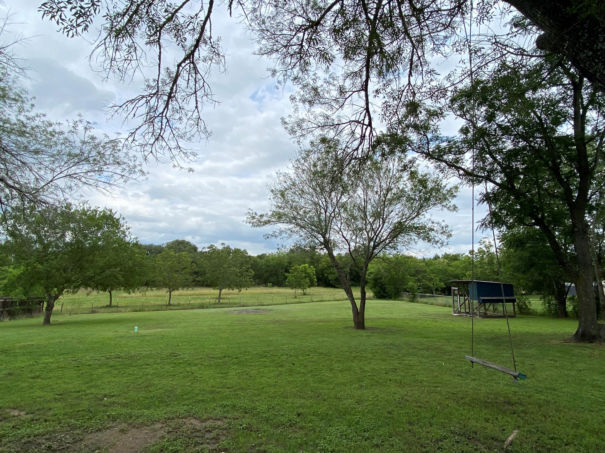 Image 6 of 34 For 133 Country Acres Dr