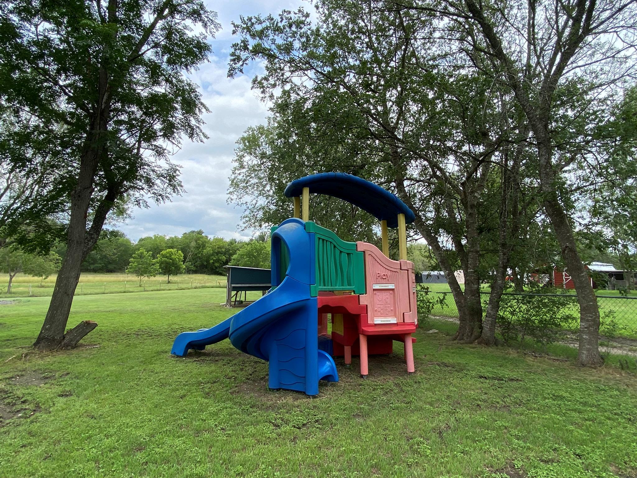 Image 9 of 34 For 133 Country Acres Dr