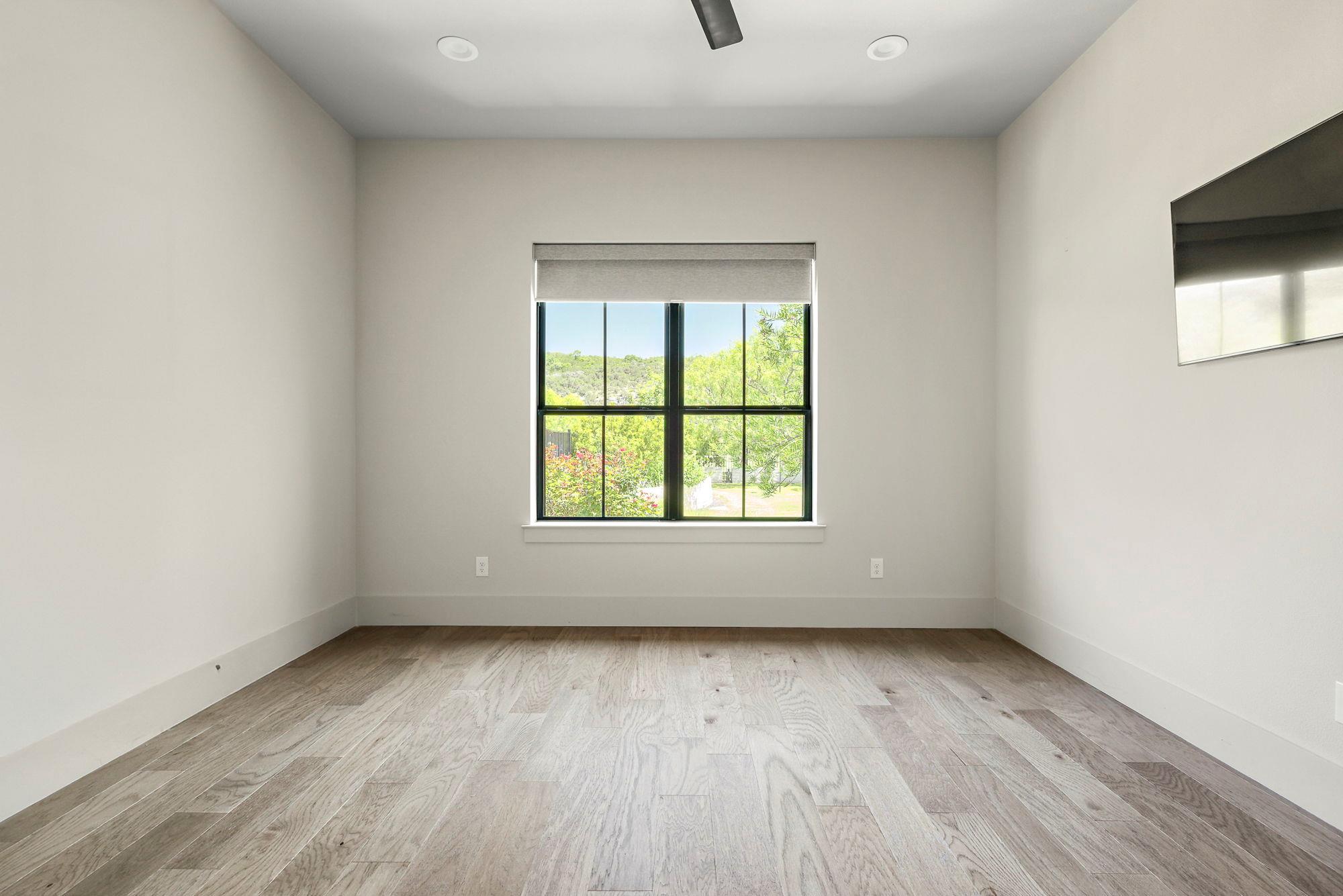 Image 22 of 40 For 811 Wade Rd 