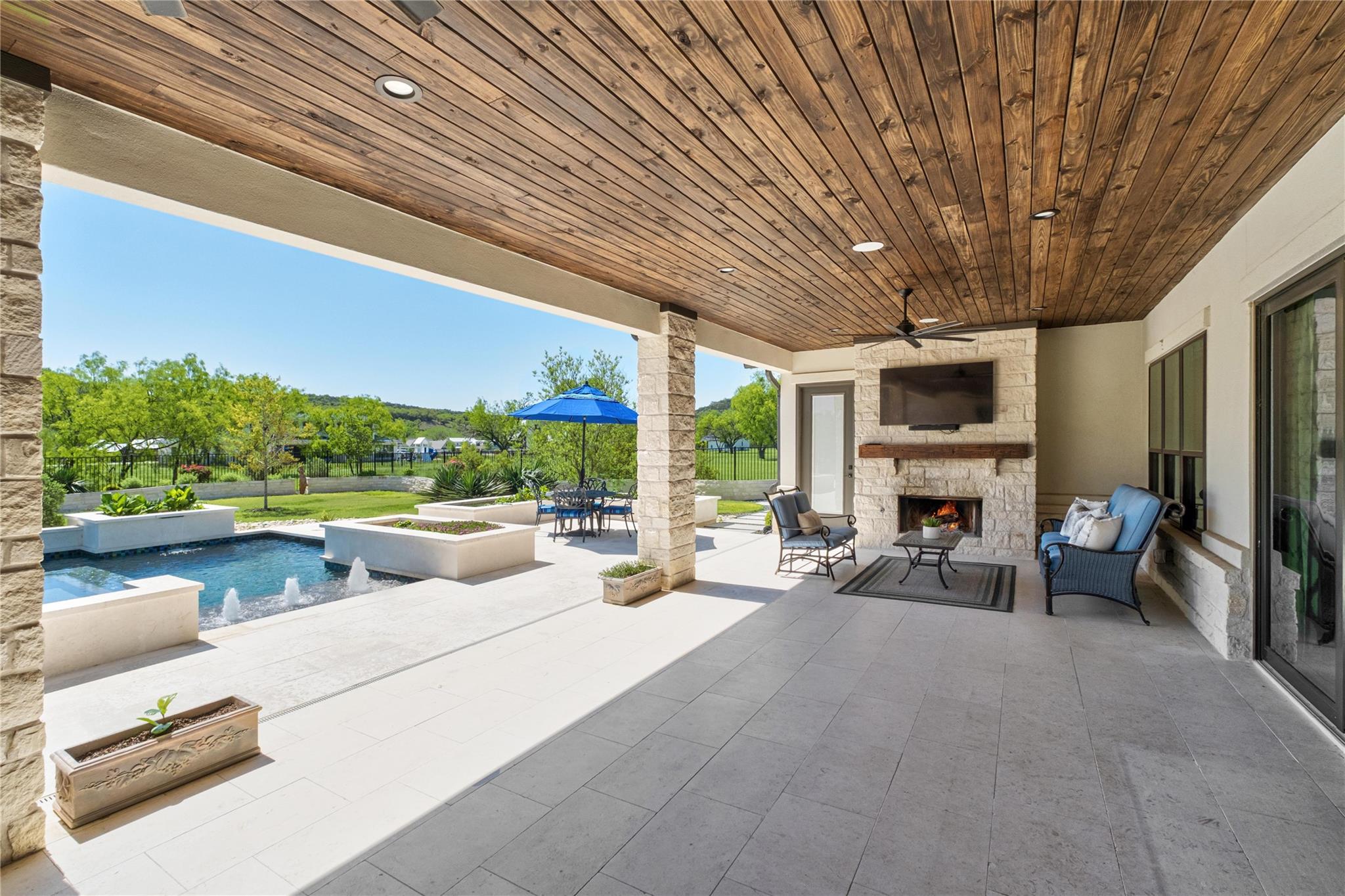 Image 27 of 40 For 811 Wade Rd 