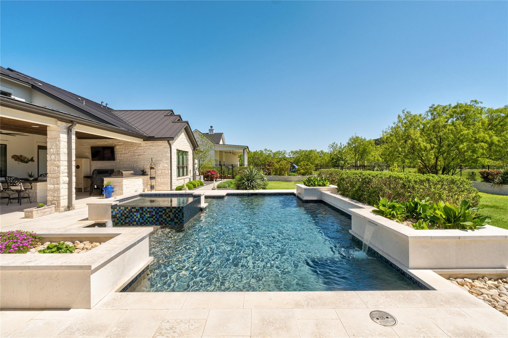 Image 33 of 40 For 811 Wade Rd 