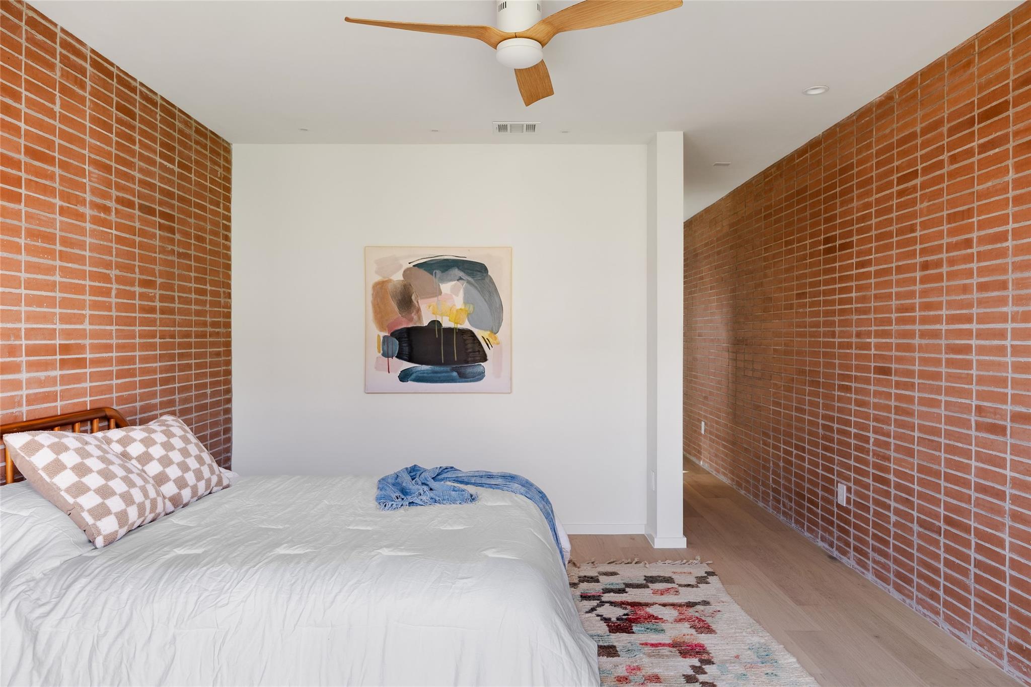 Image 14 of 39 For 2112 Lawnmont Ave