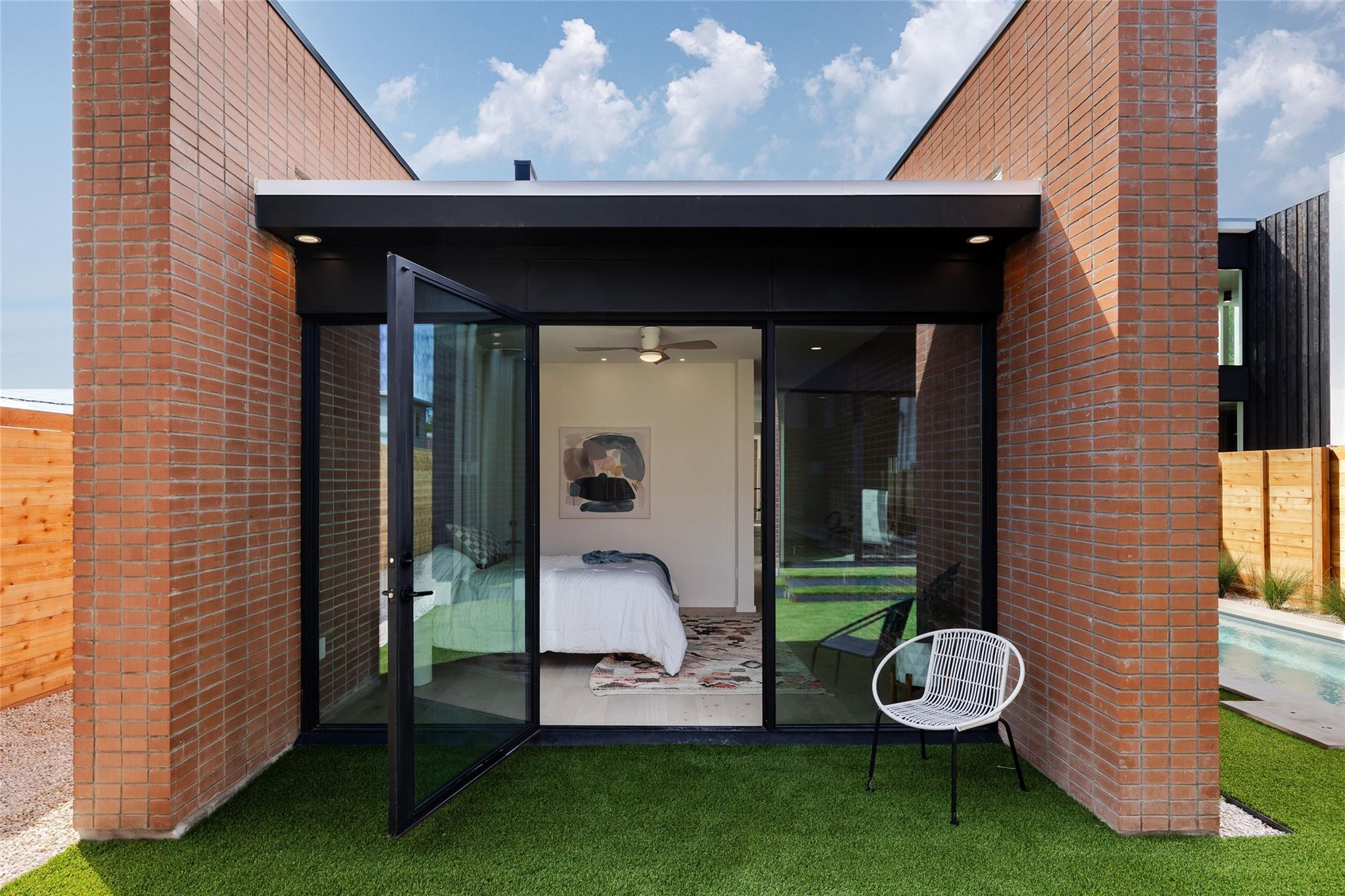 Image 19 of 39 For 2112 Lawnmont Ave