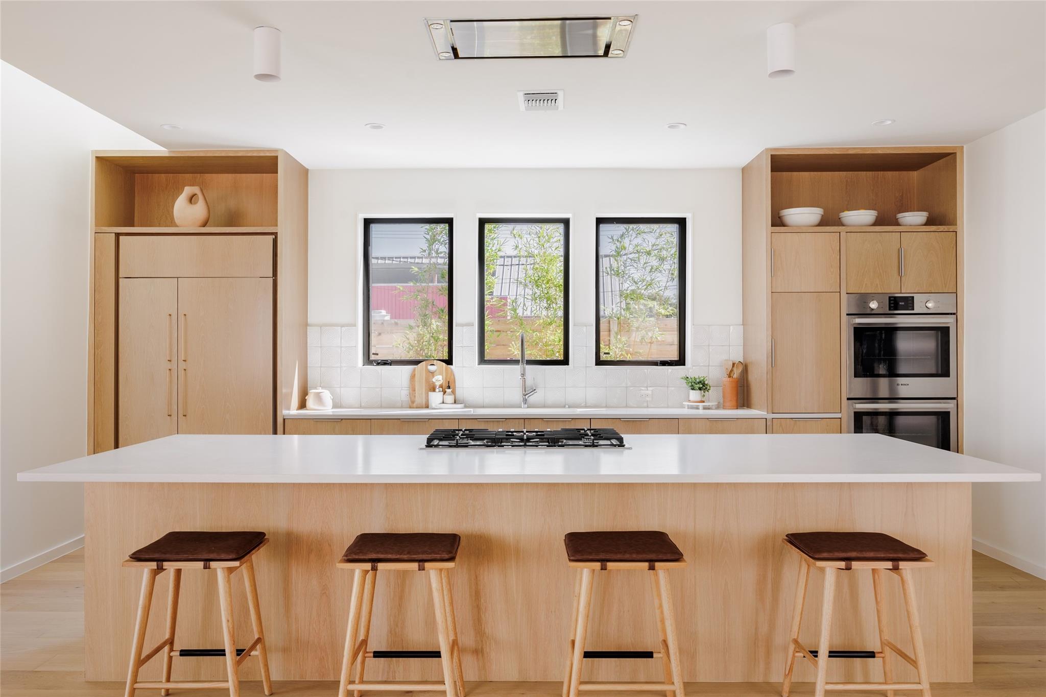 Image 5 of 39 For 2112 Lawnmont Ave