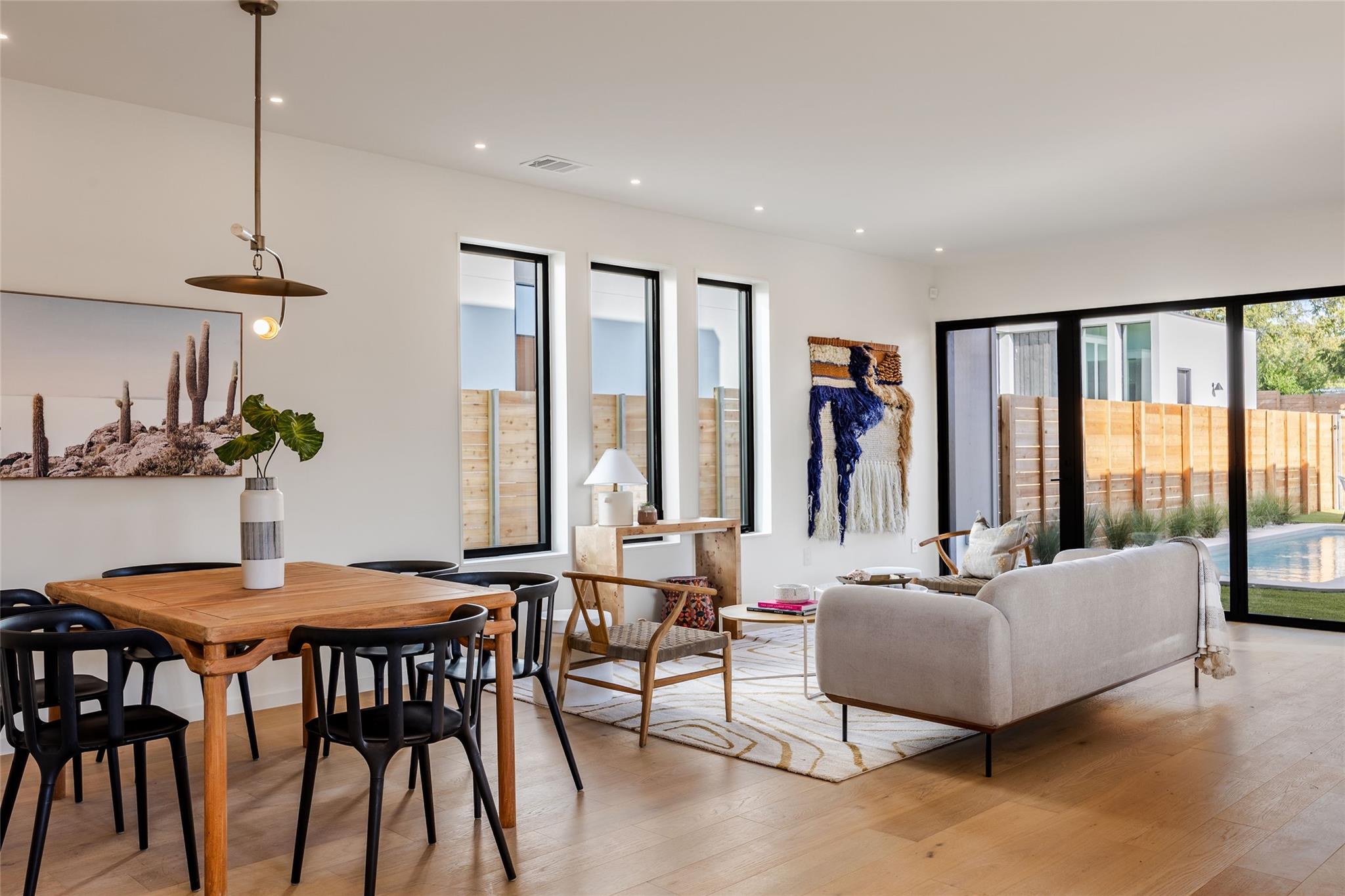 Image 9 of 39 For 2112 Lawnmont Ave