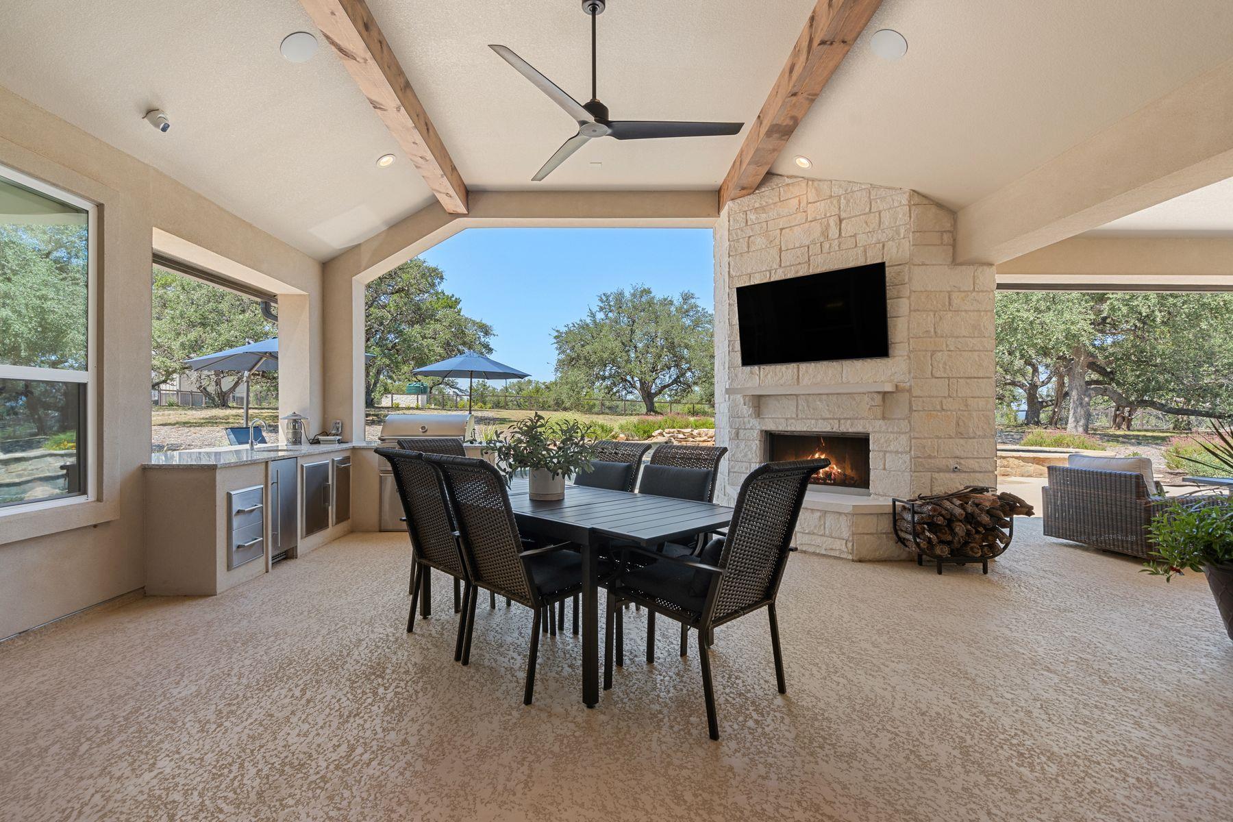 Image 33 of 40 For 291 Southwick Ranch Rd