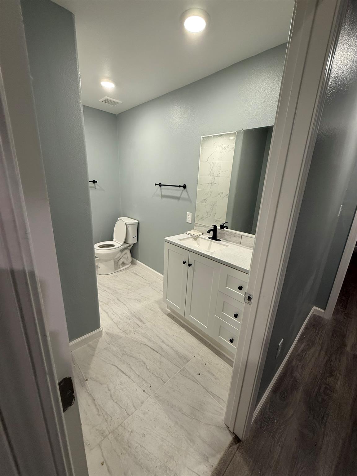 Image 16 of 36 For 1300 2nd St 