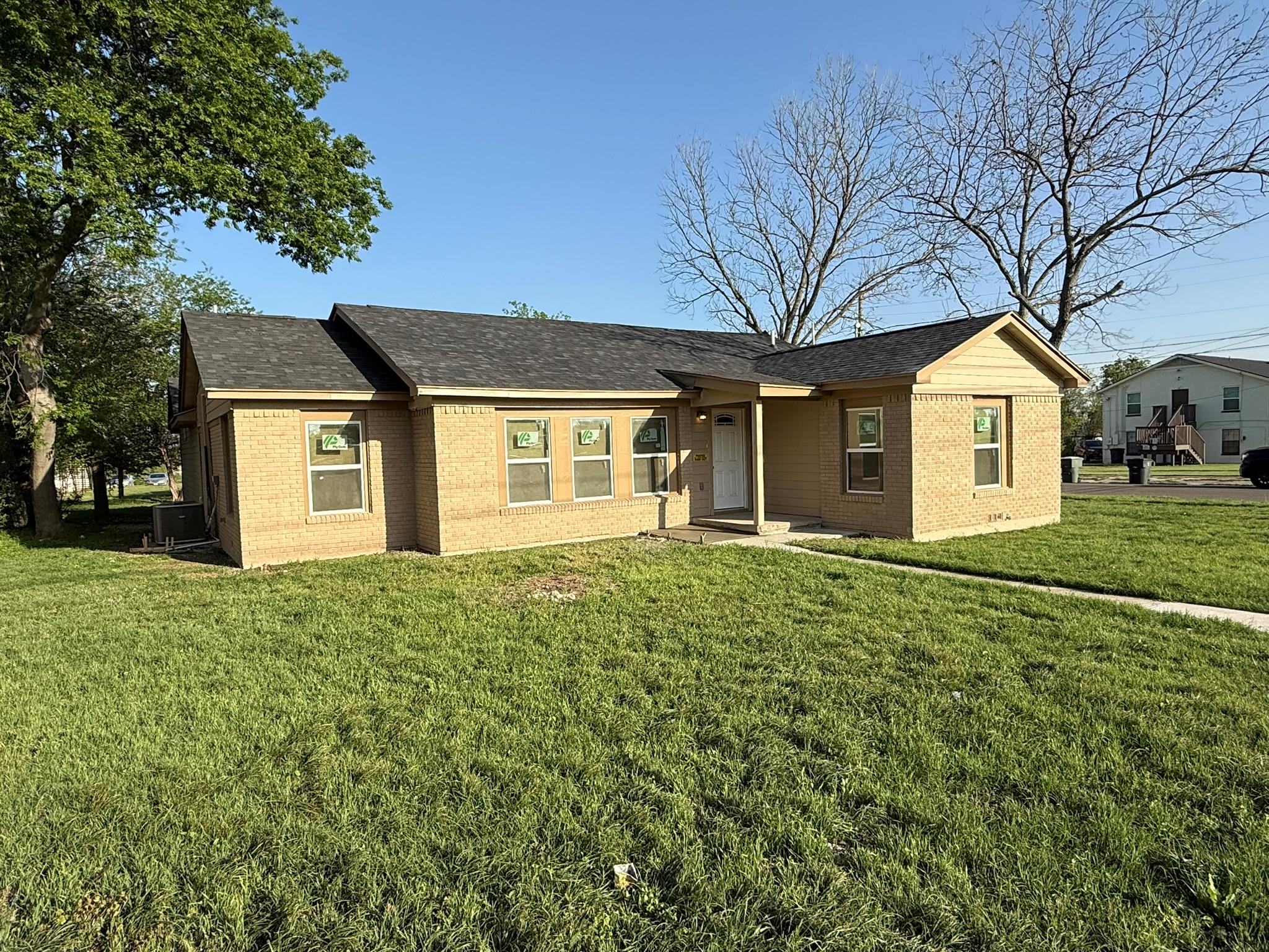 Image 2 of 36 For 1300 2nd St 