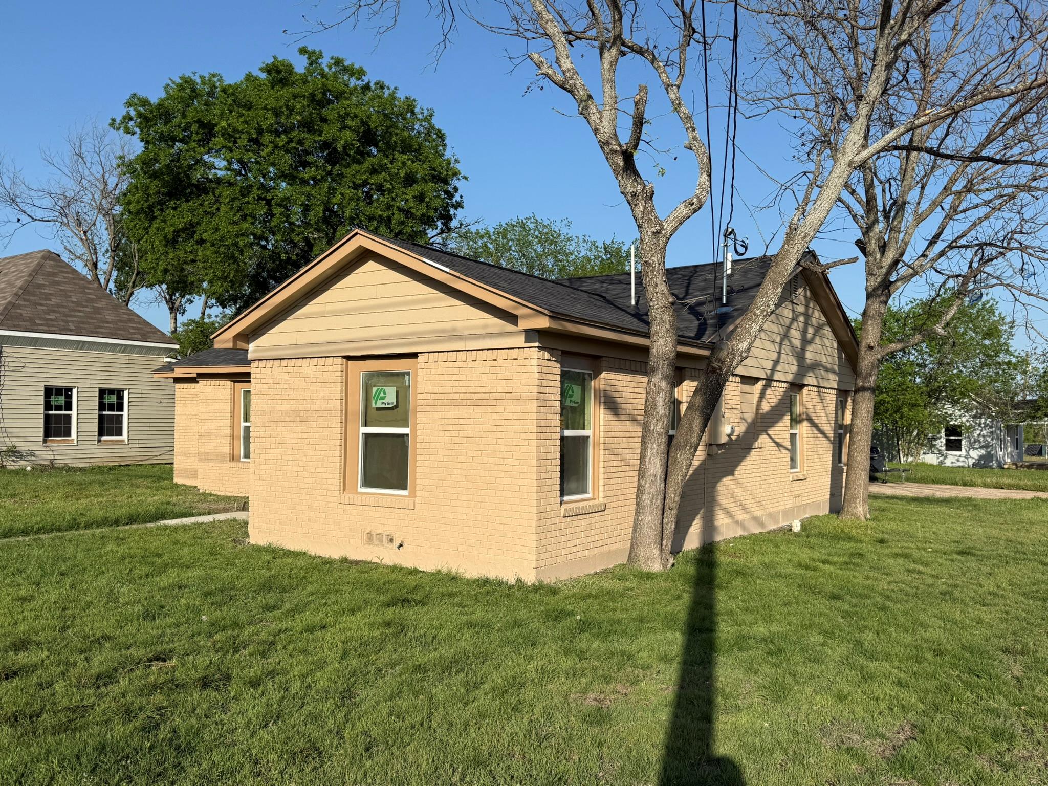 Image 4 of 36 For 1300 2nd St 