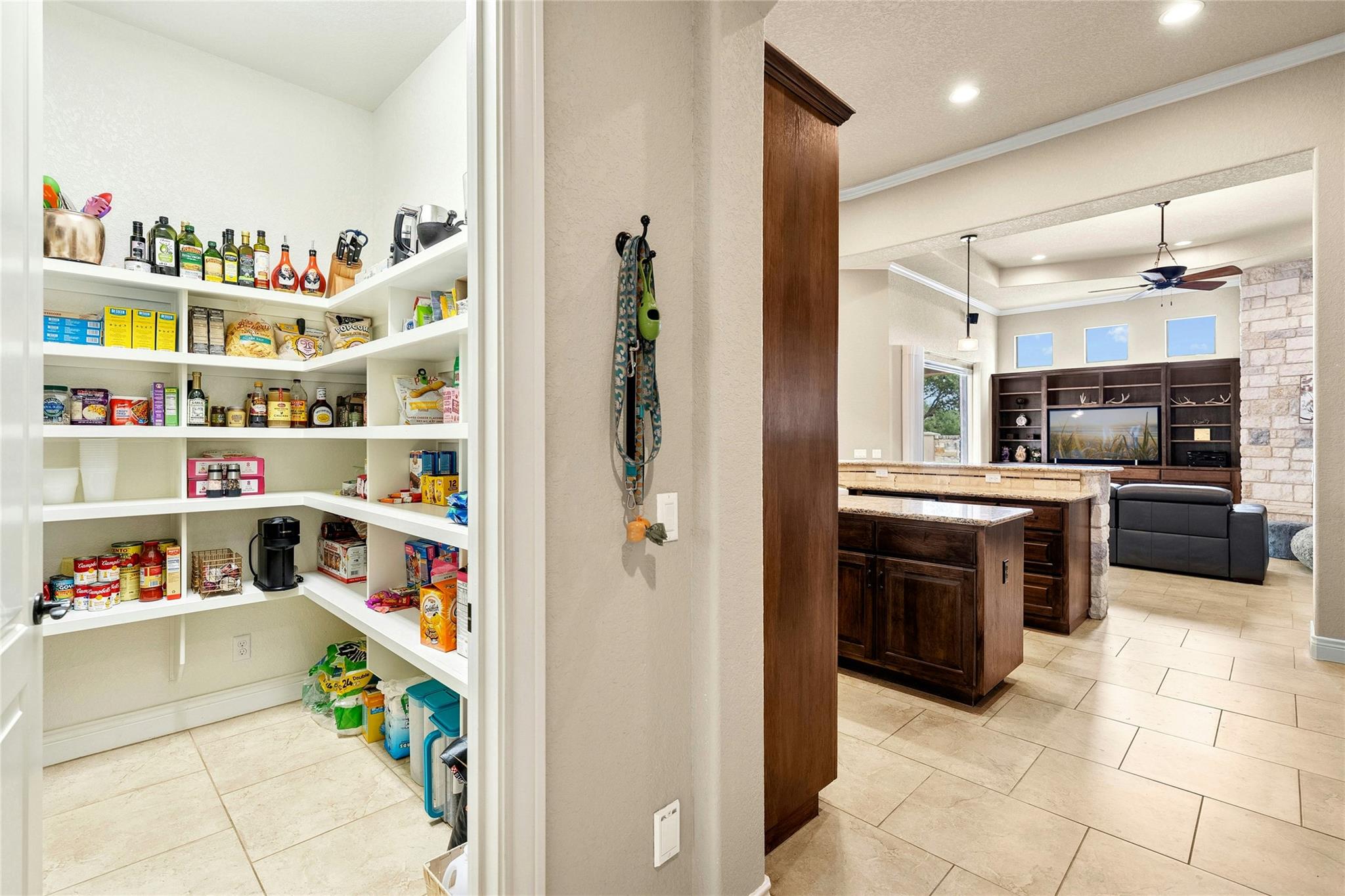 Image 12 of 33 For 1073 Las Brisas Dr