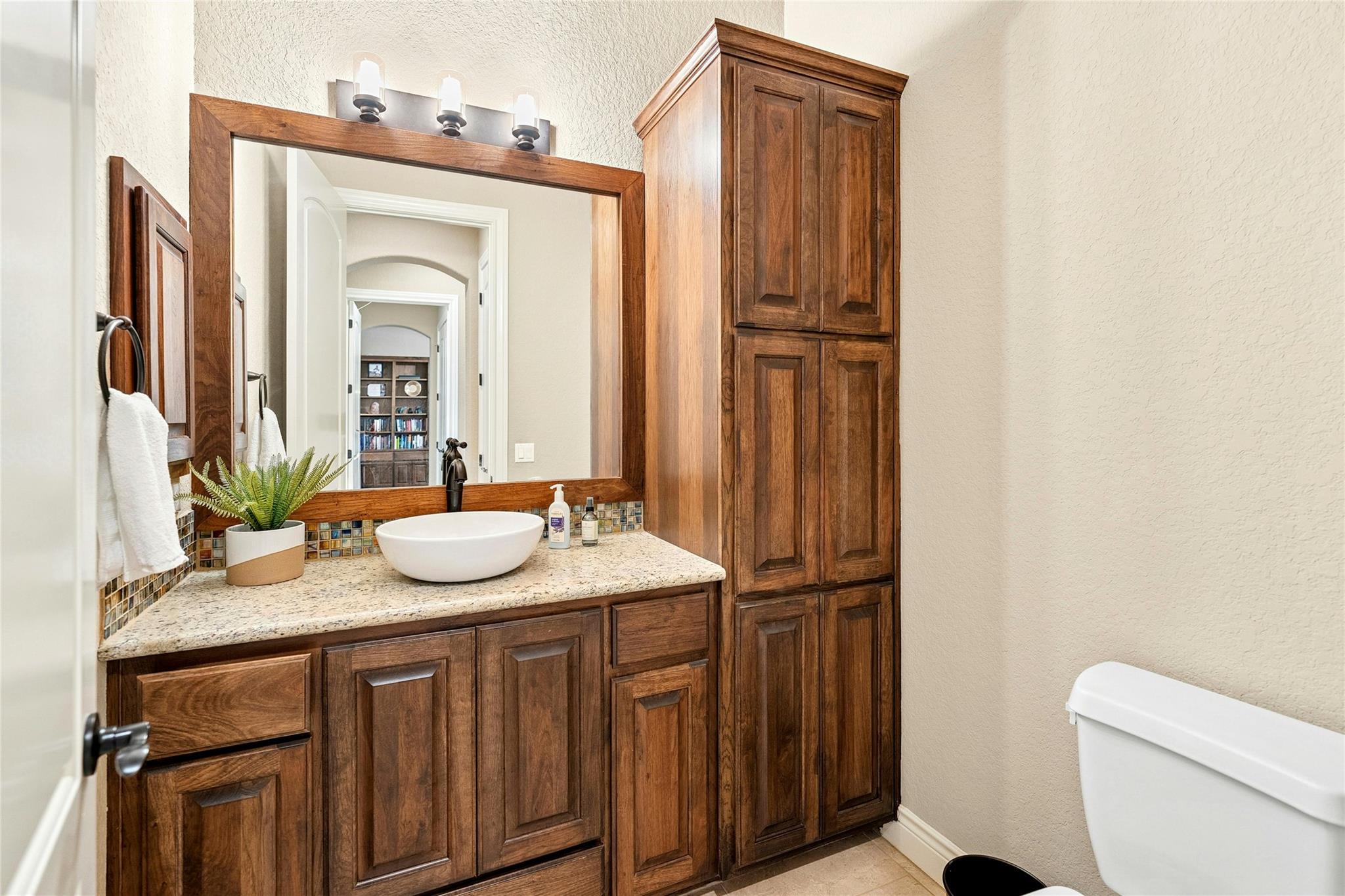 Image 18 of 33 For 1073 Las Brisas Dr
