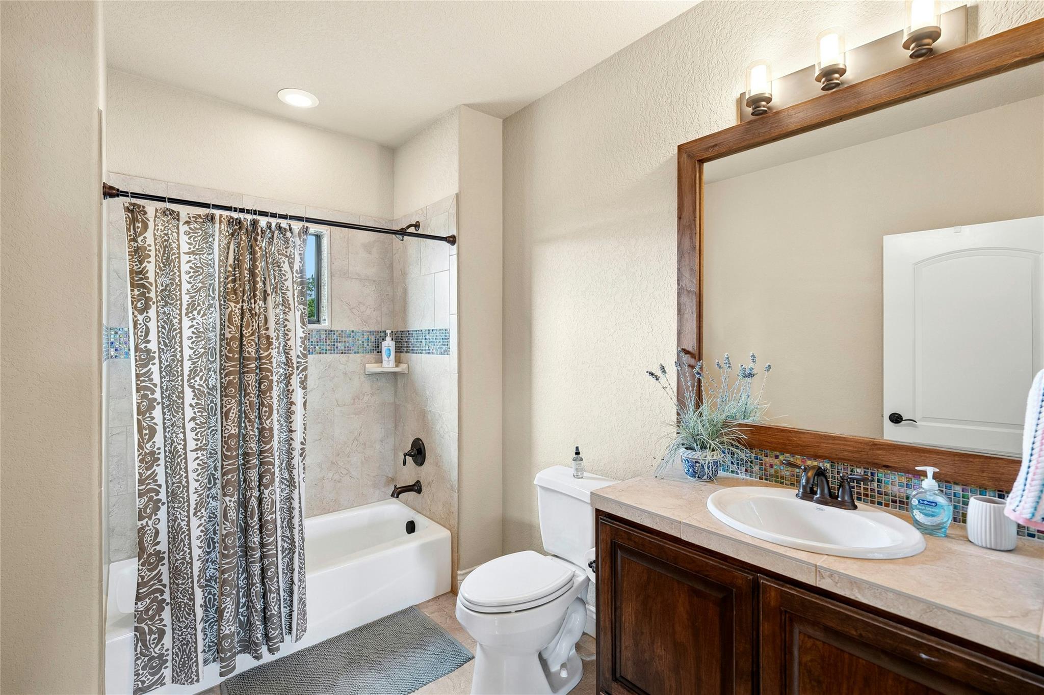 Image 25 of 33 For 1073 Las Brisas Dr