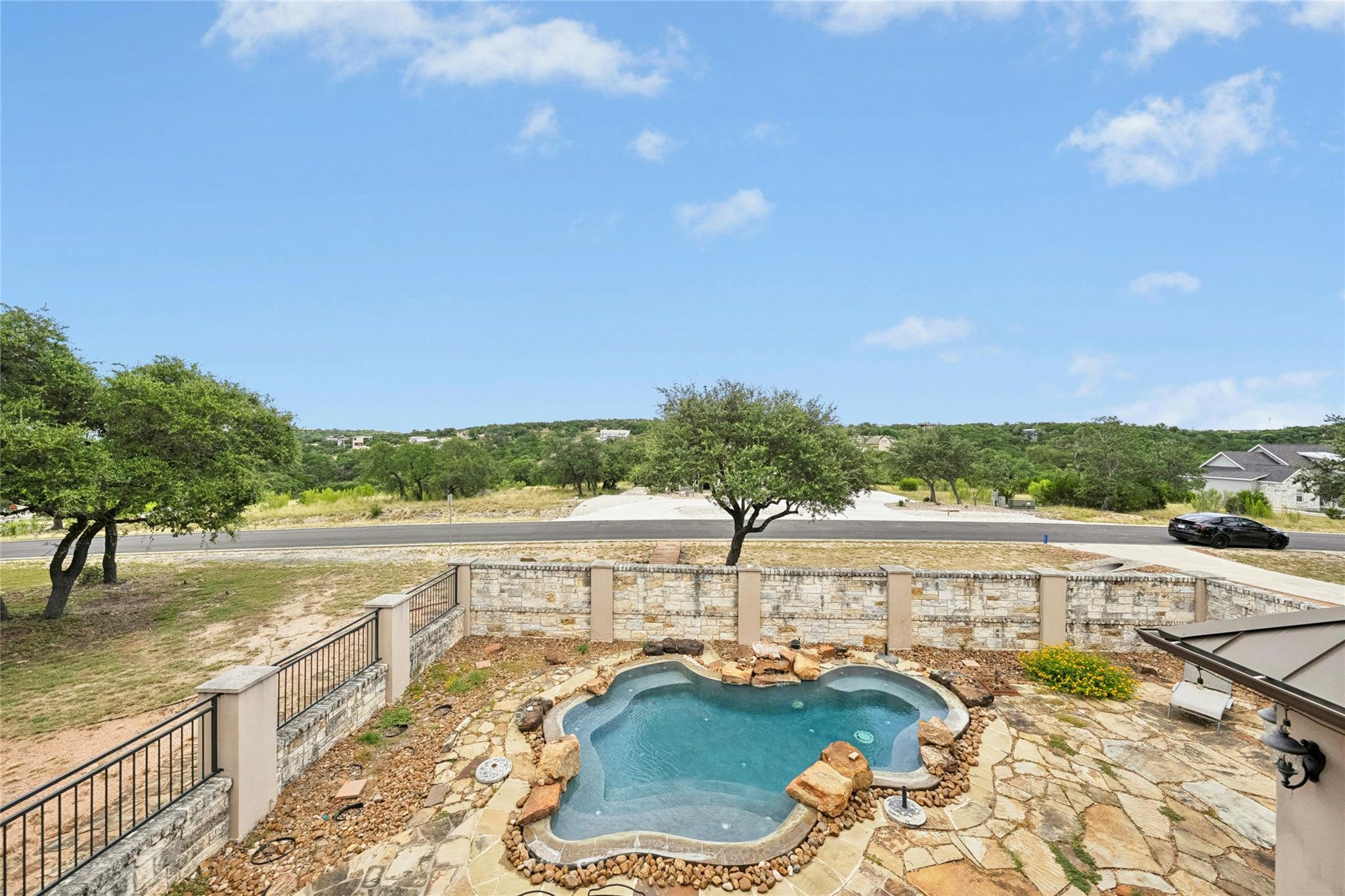 Image 27 of 33 For 1073 Las Brisas Dr