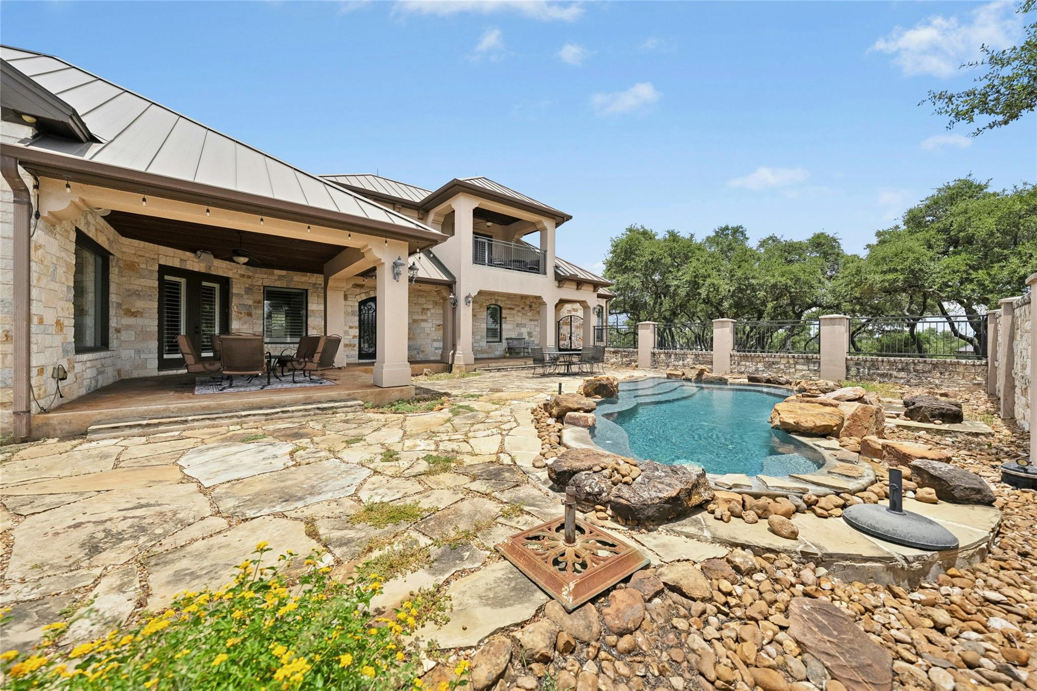 Image 30 of 33 For 1073 Las Brisas Dr