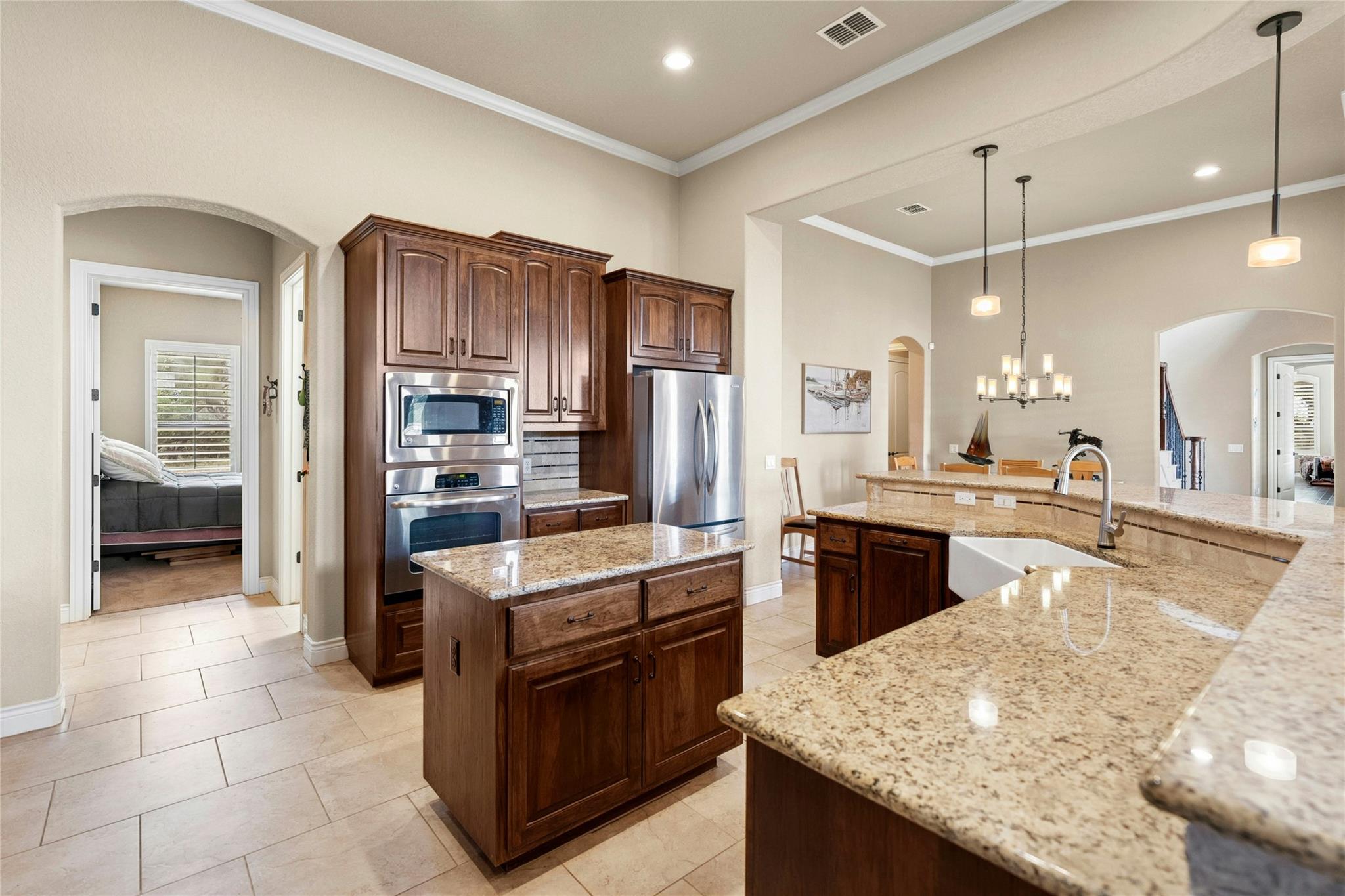 Image 6 of 33 For 1073 Las Brisas Dr