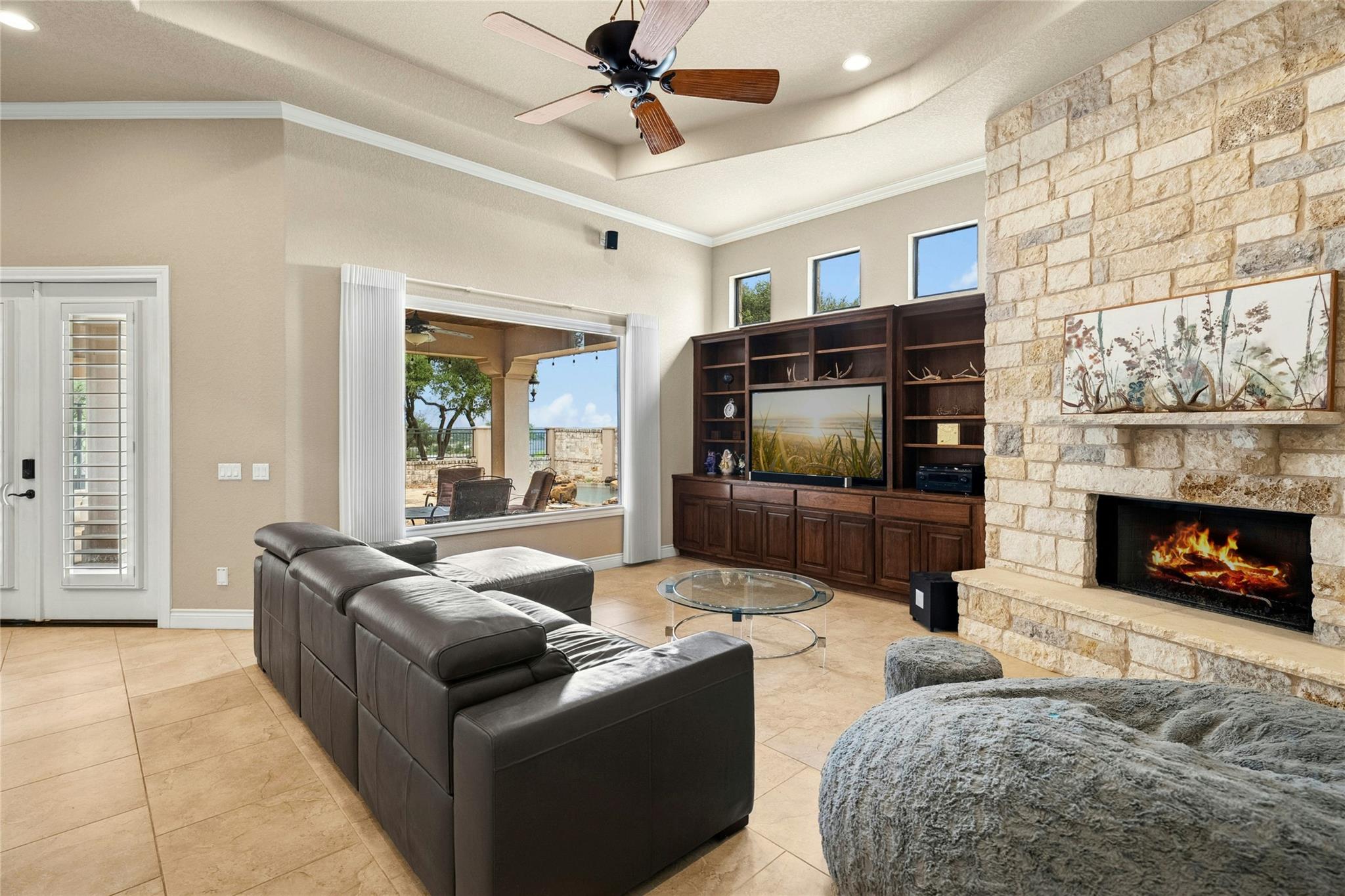 Image 7 of 33 For 1073 Las Brisas Dr