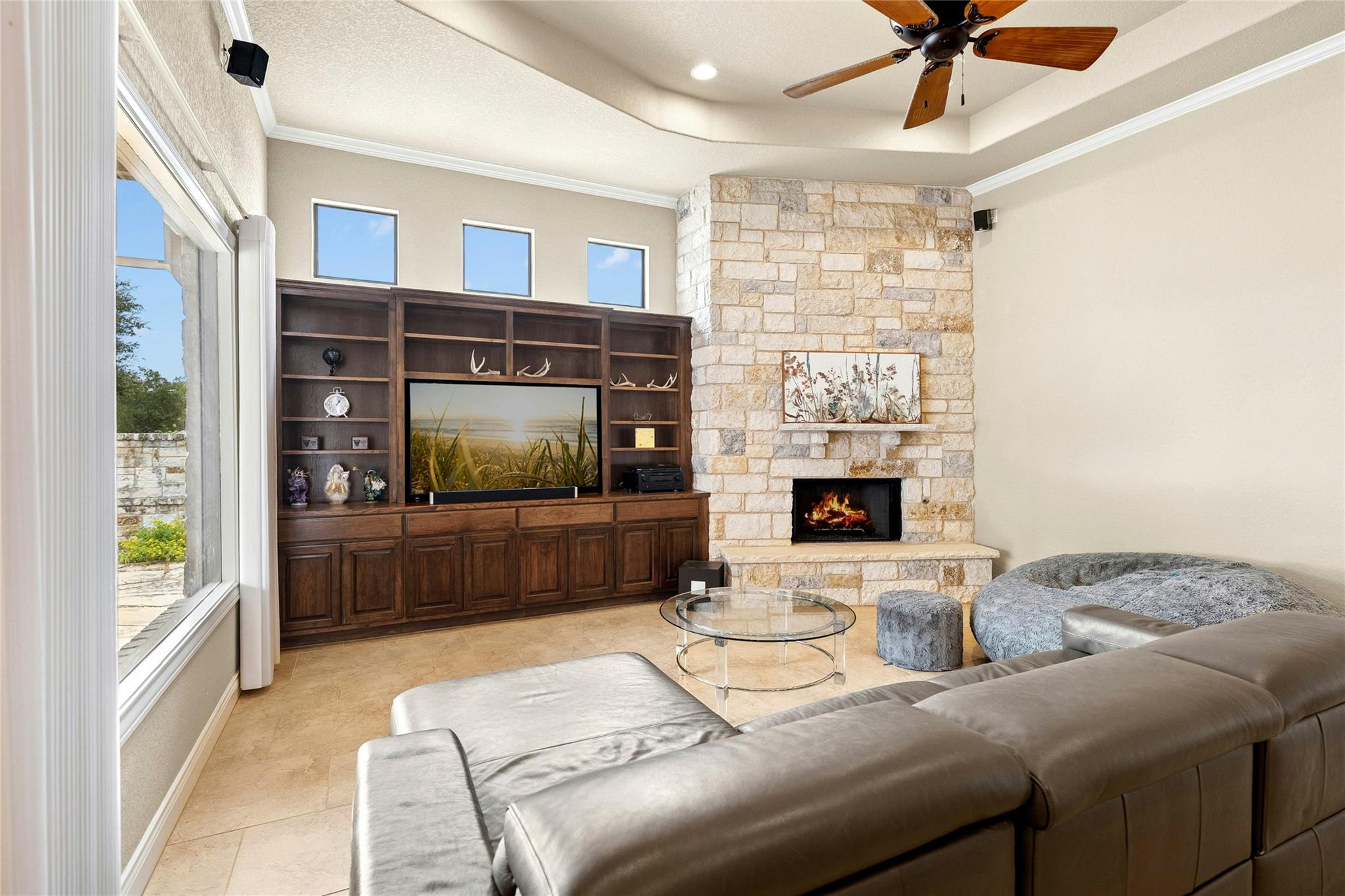 Image 8 of 33 For 1073 Las Brisas Dr