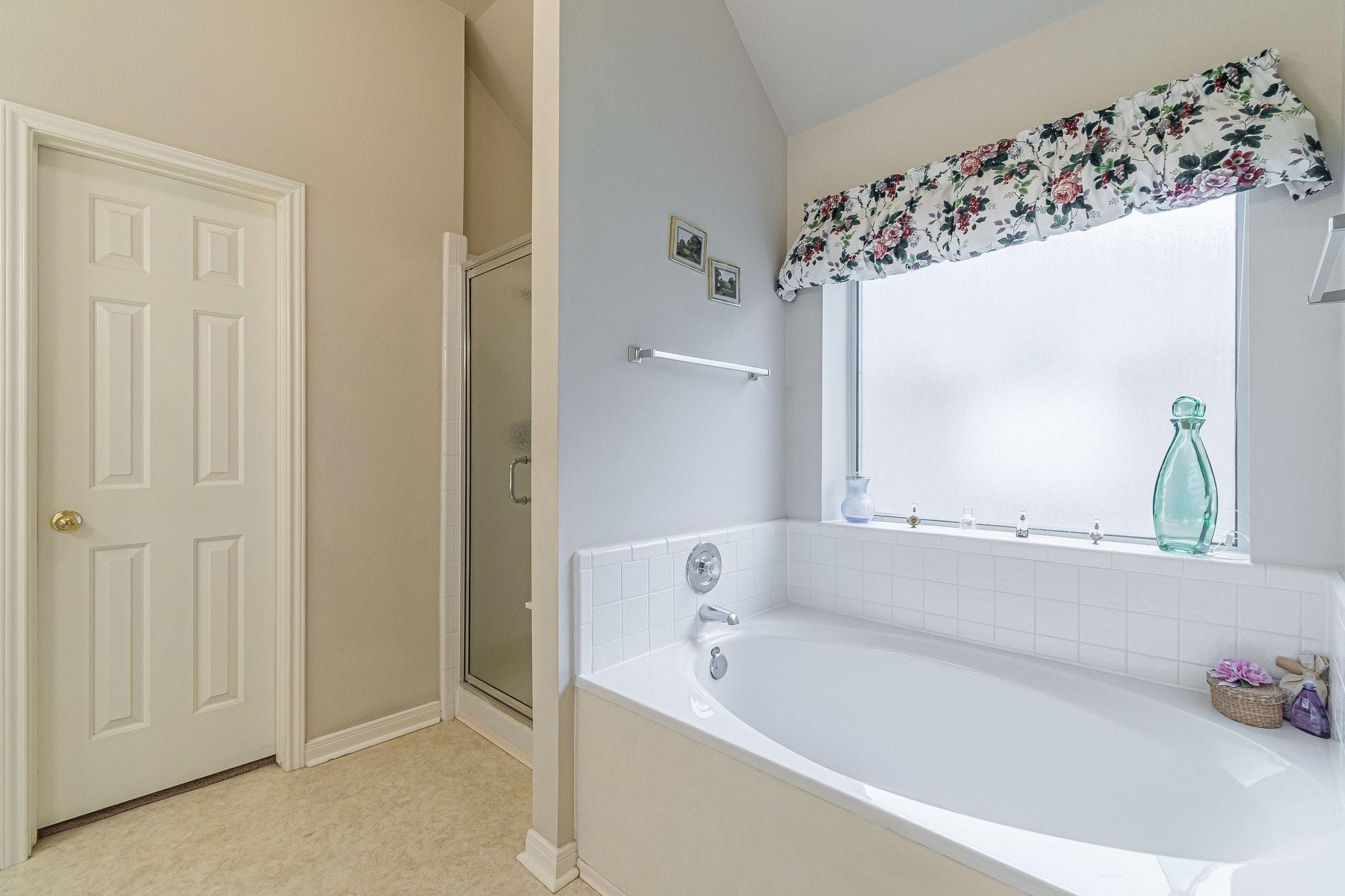 Image 33 of 40 For 518 Walnut Heights Blvd