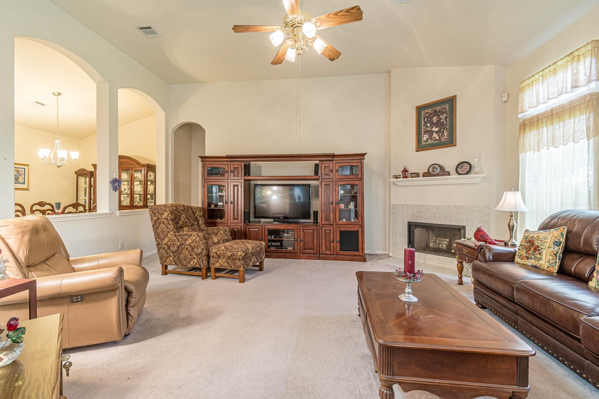Image 6 of 40 For 518 Walnut Heights Blvd