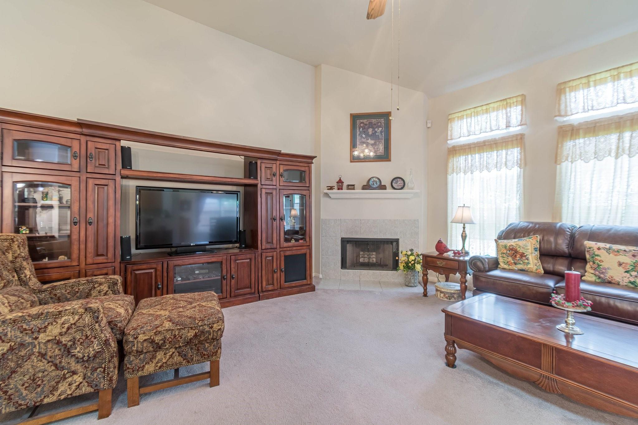 Image 7 of 40 For 518 Walnut Heights Blvd