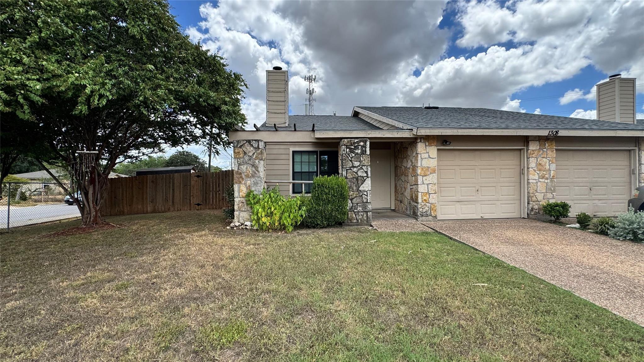 Details for 1308 Conway Dr A, San Marcos, TX 78666