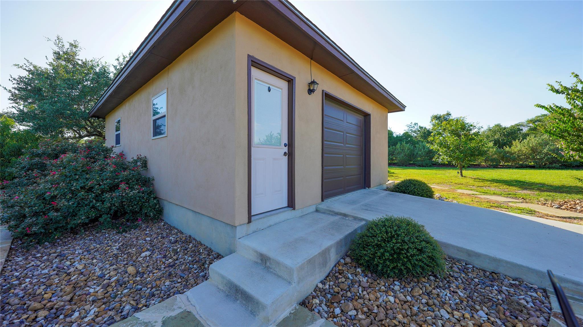 Image 32 of 39 For 1408 Olivastro