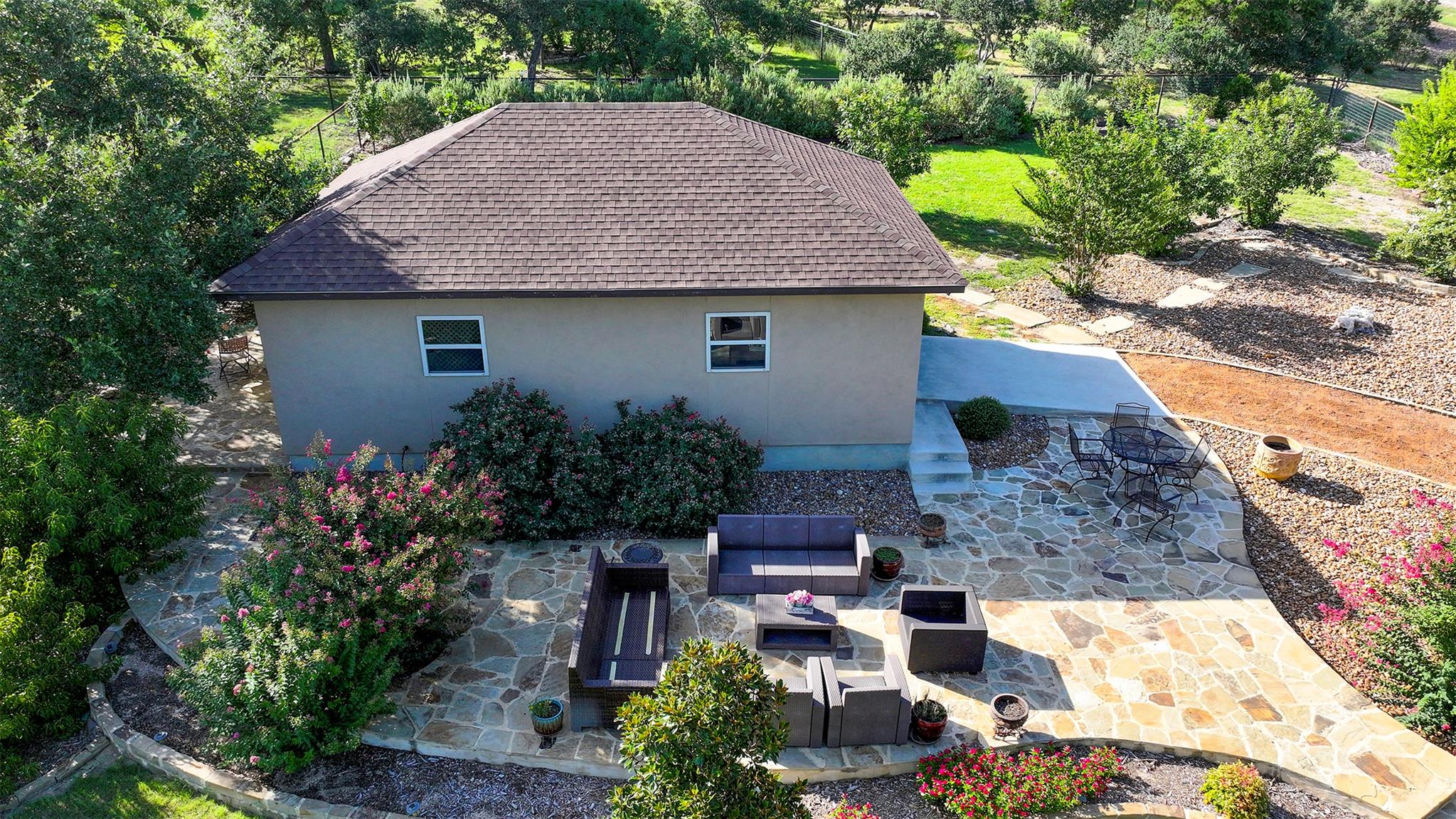 Image 34 of 39 For 1408 Olivastro