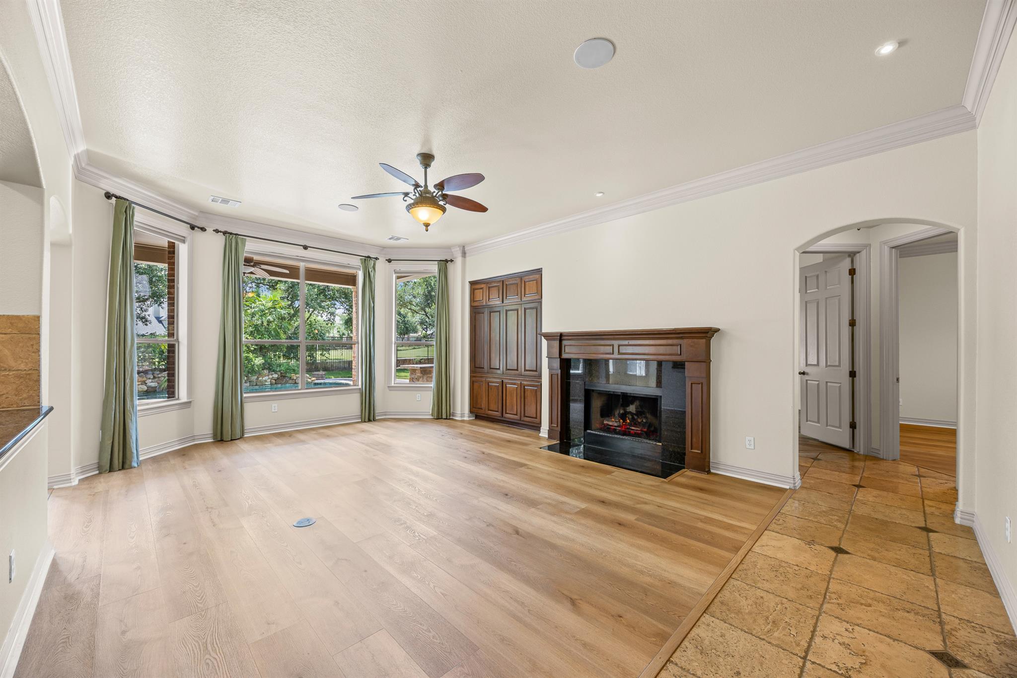 Image 19 of 35 For 10500 Avery Club Dr 3