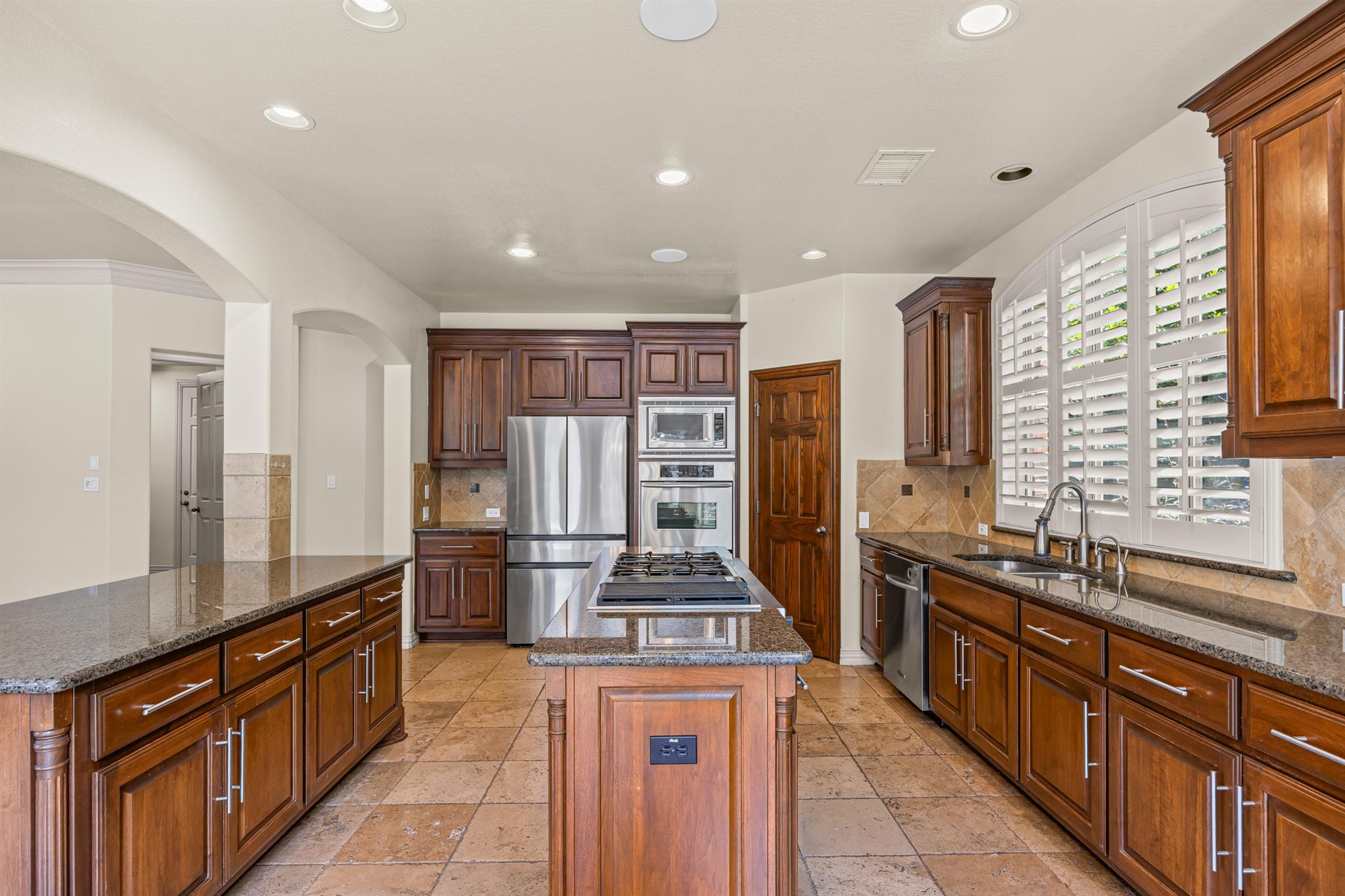 Image 21 of 35 For 10500 Avery Club Dr 3