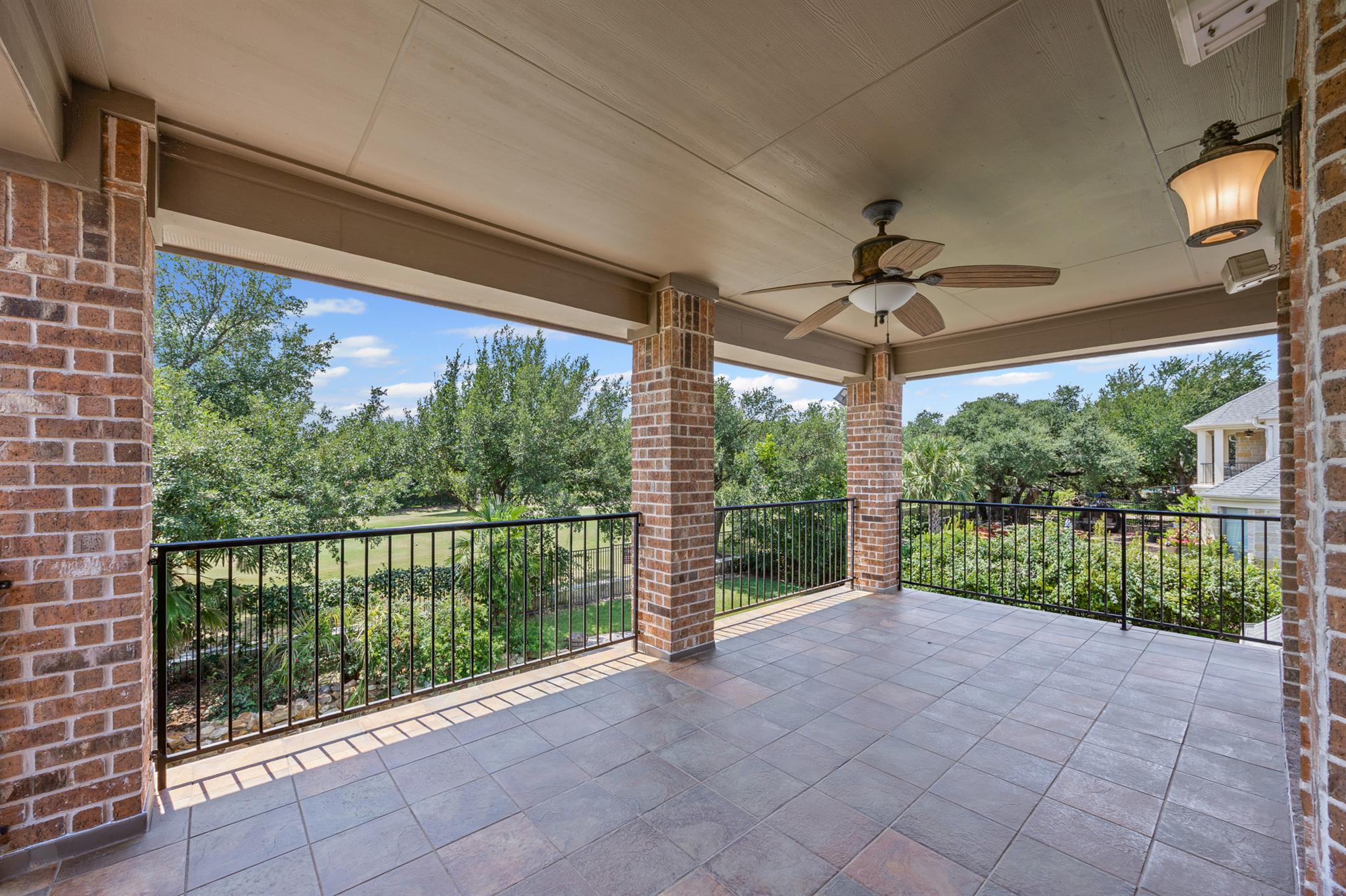 Image 29 of 35 For 10500 Avery Club Dr 3