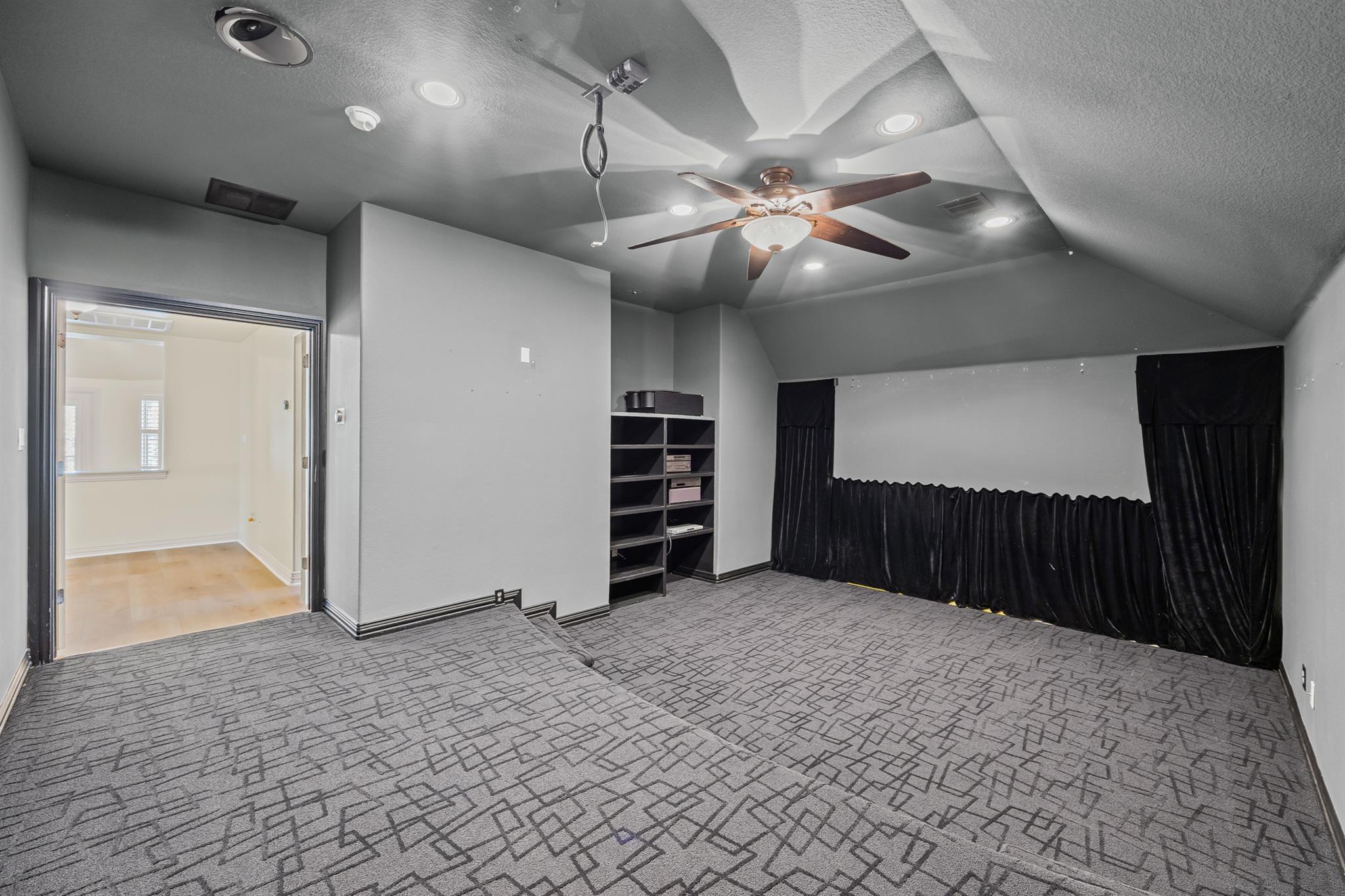 Image 32 of 35 For 10500 Avery Club Dr 3