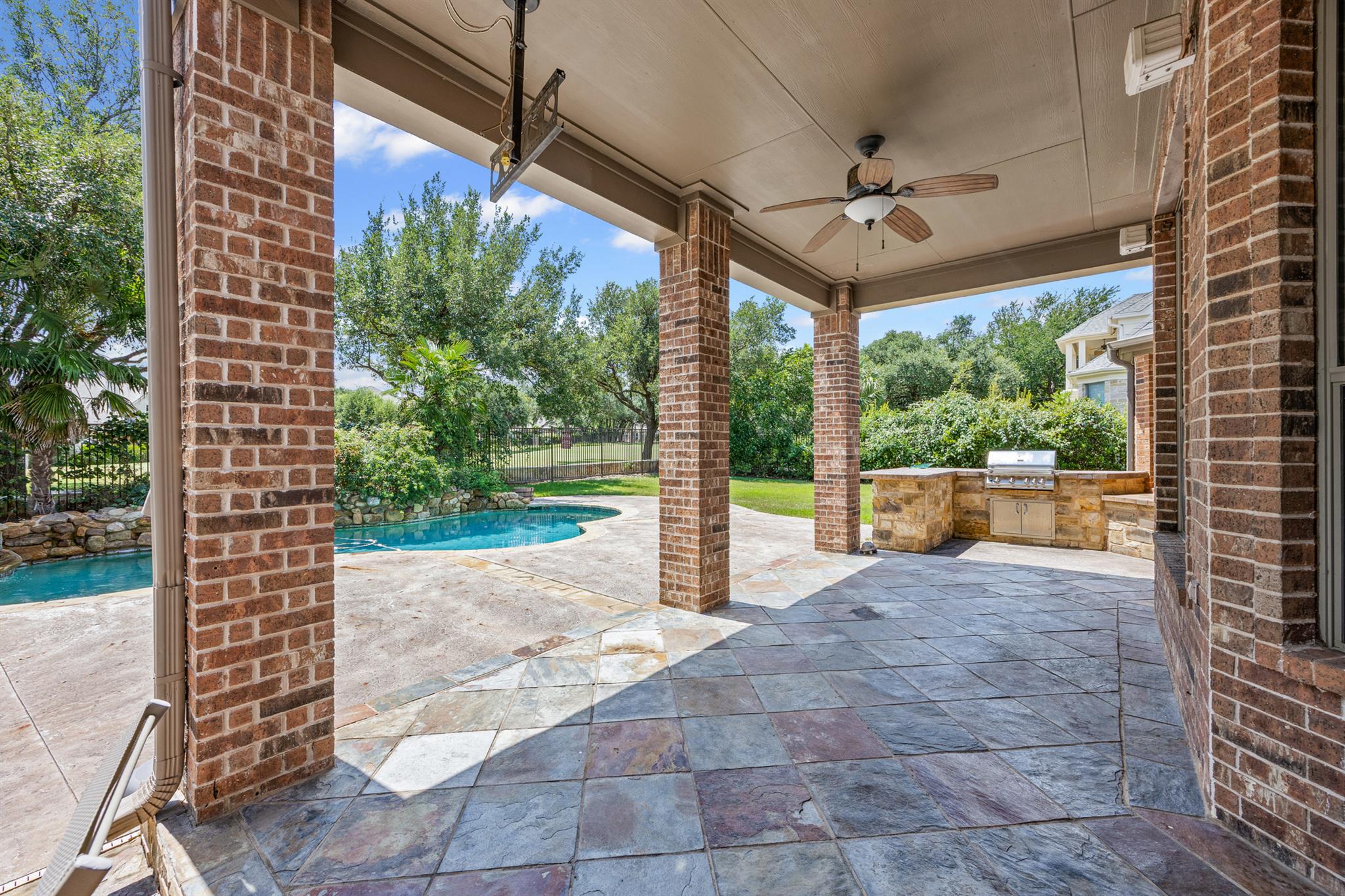 Image 33 of 35 For 10500 Avery Club Dr 3