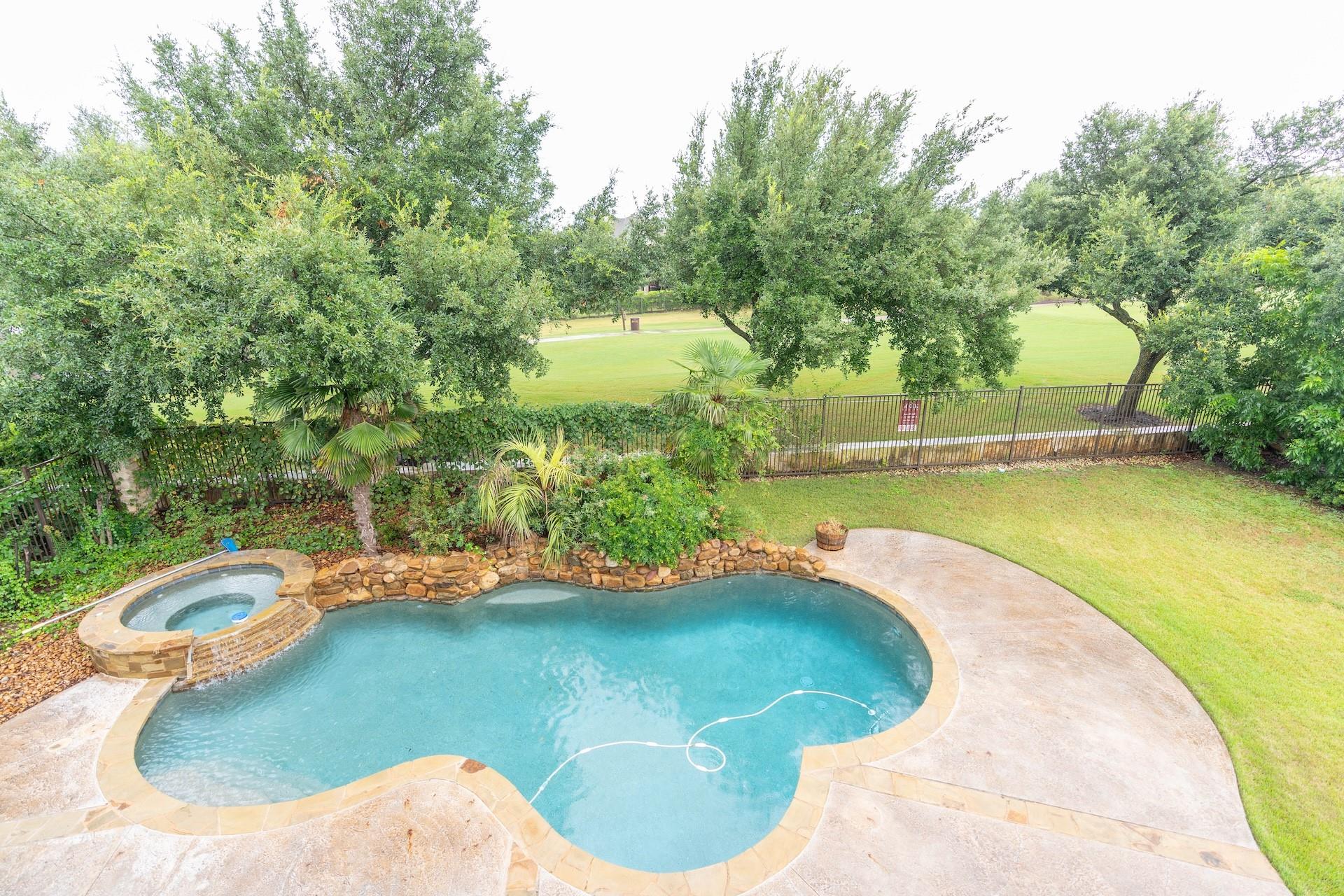 Image 8 of 35 For 10500 Avery Club Dr 3