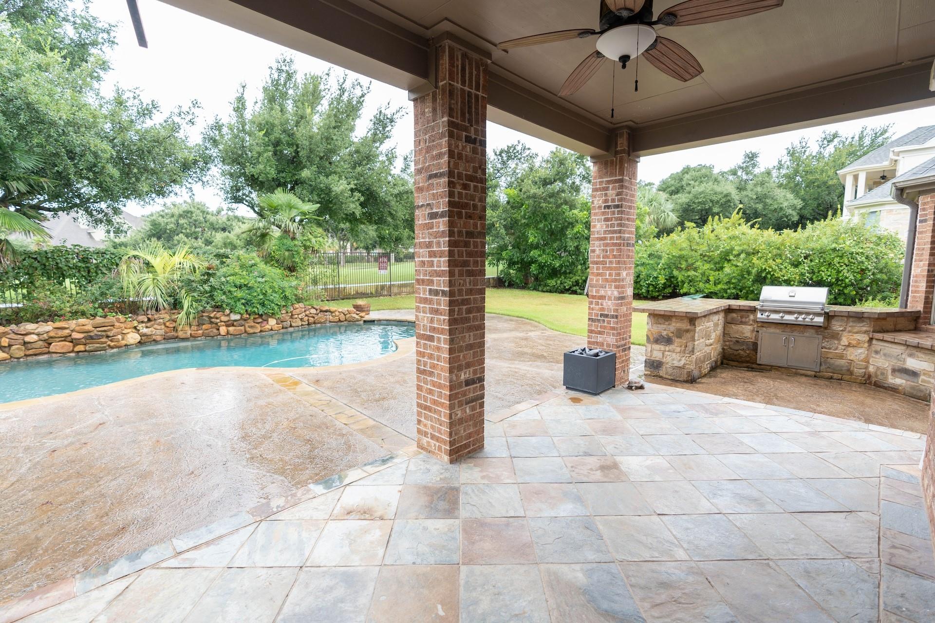 Image 9 of 35 For 10500 Avery Club Dr 3