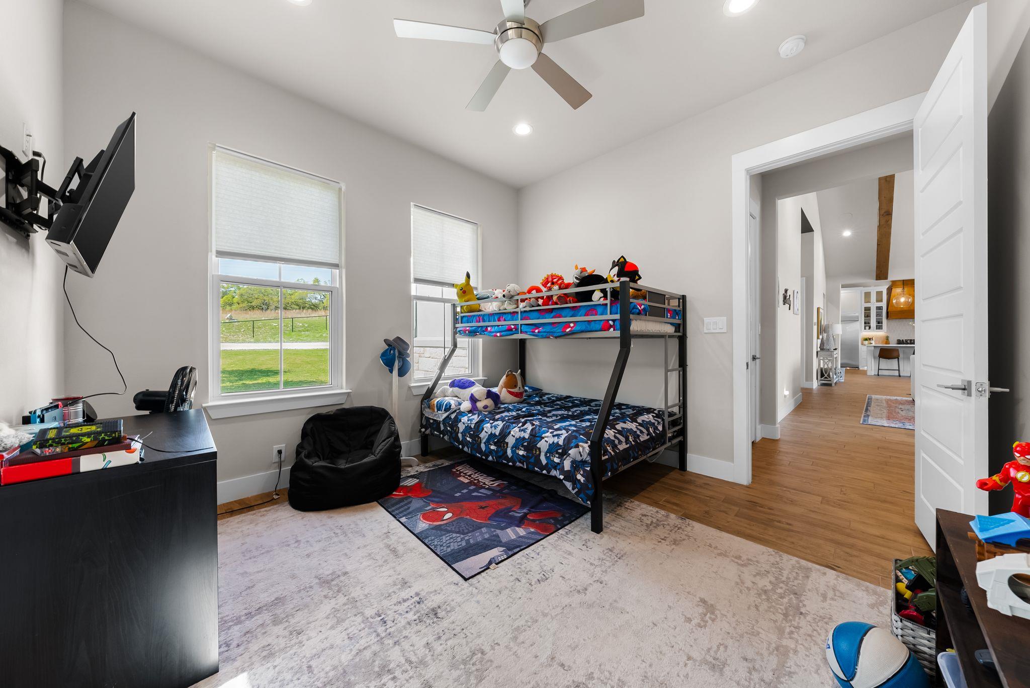 Image 21 of 40 For 690 Cielo Springs Dr