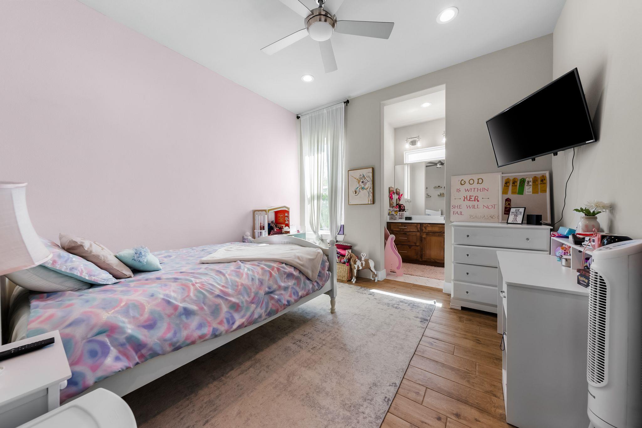 Image 22 of 40 For 690 Cielo Springs Dr