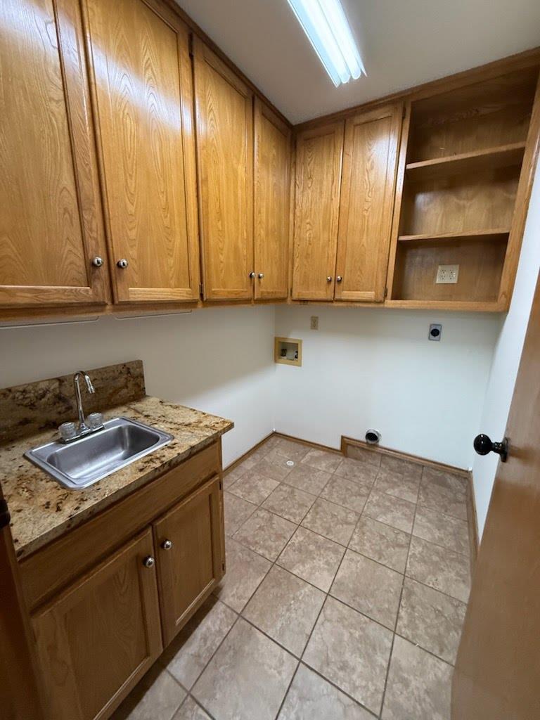 Image 16 of 26 For 850 Mission Hills Dr