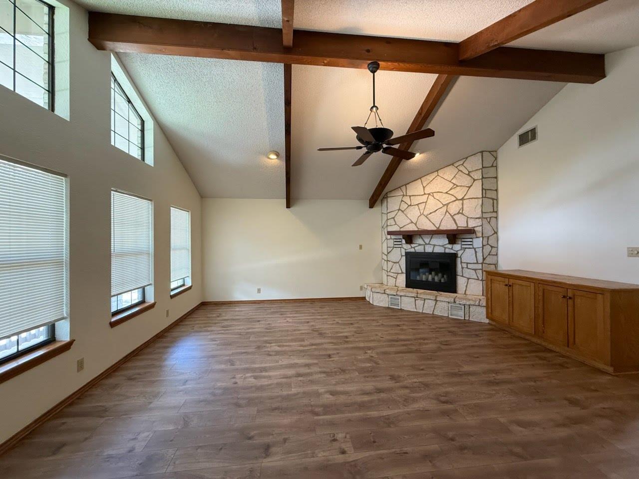 Image 4 of 26 For 850 Mission Hills Dr