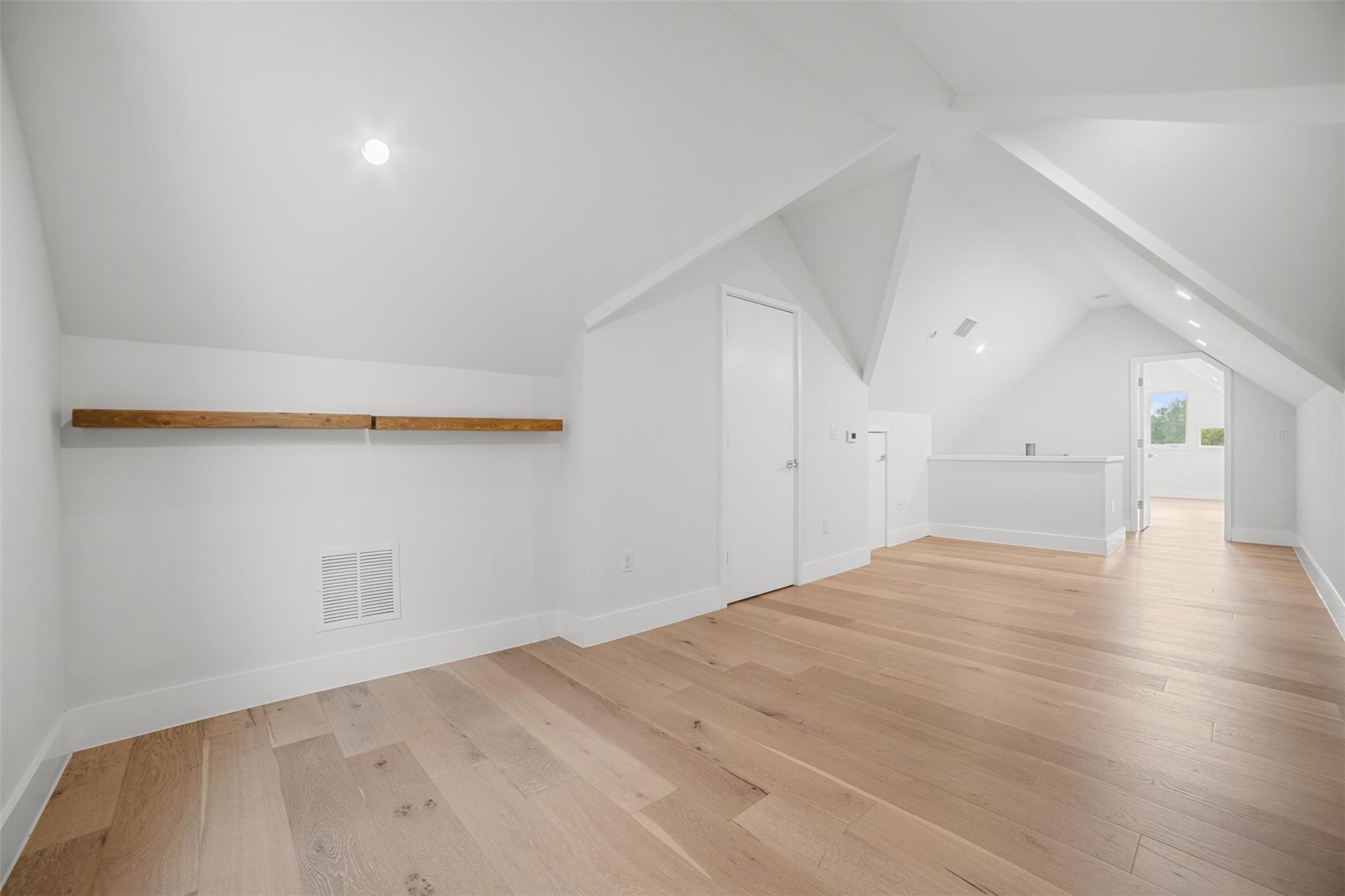 Image 23 of 40 For 5001 Shoal Creek Blvd