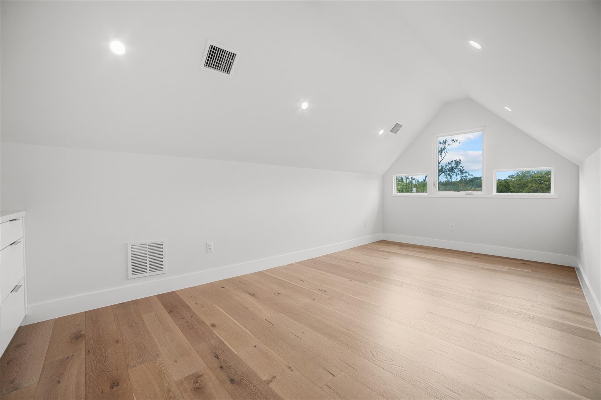 Image 24 of 40 For 5001 Shoal Creek Blvd