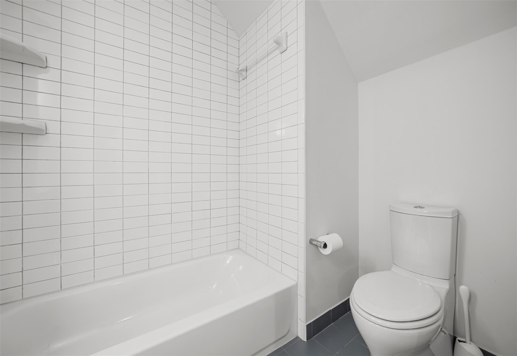 Image 33 of 40 For 5001 Shoal Creek Blvd