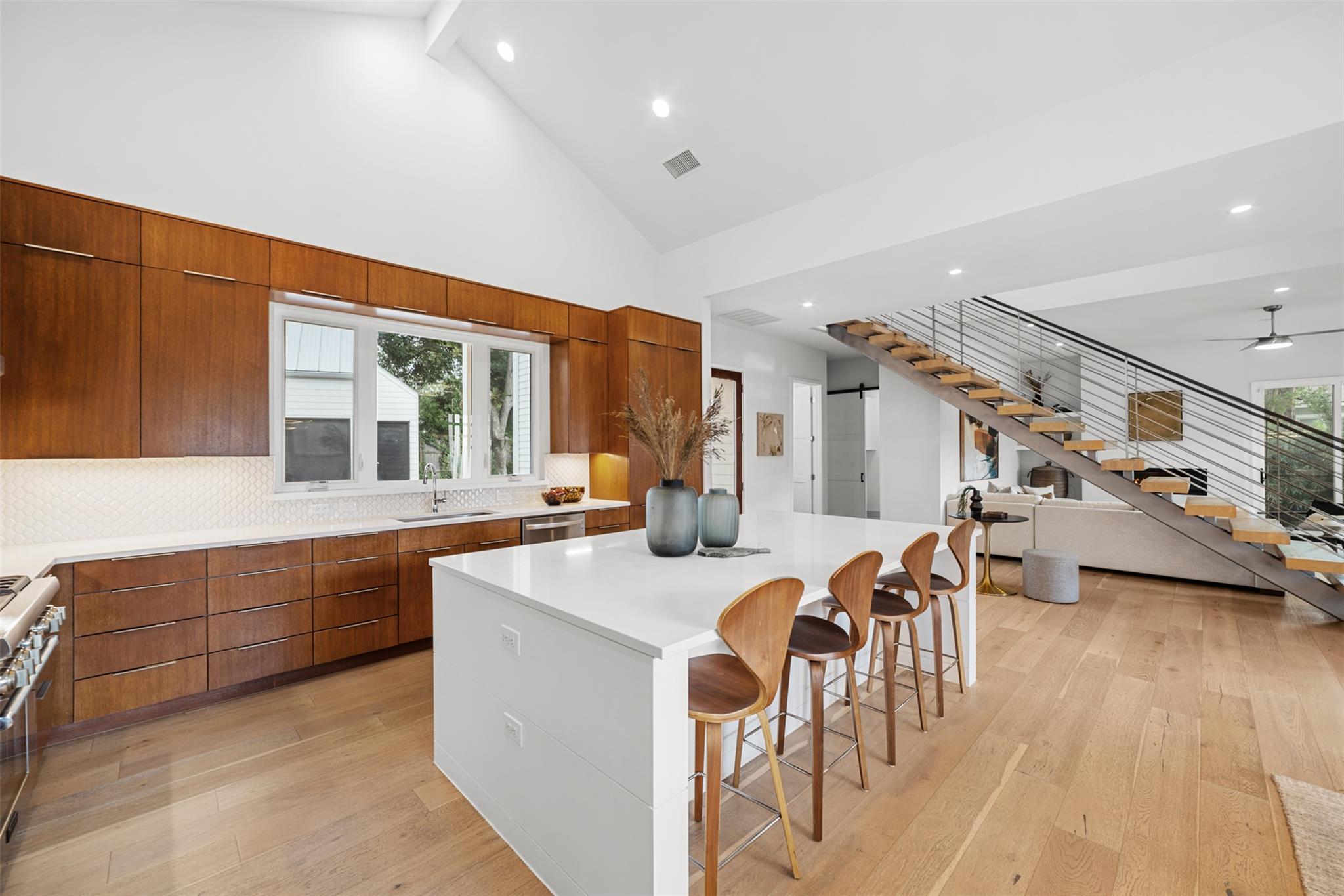 Image 5 of 40 For 5001 Shoal Creek Blvd