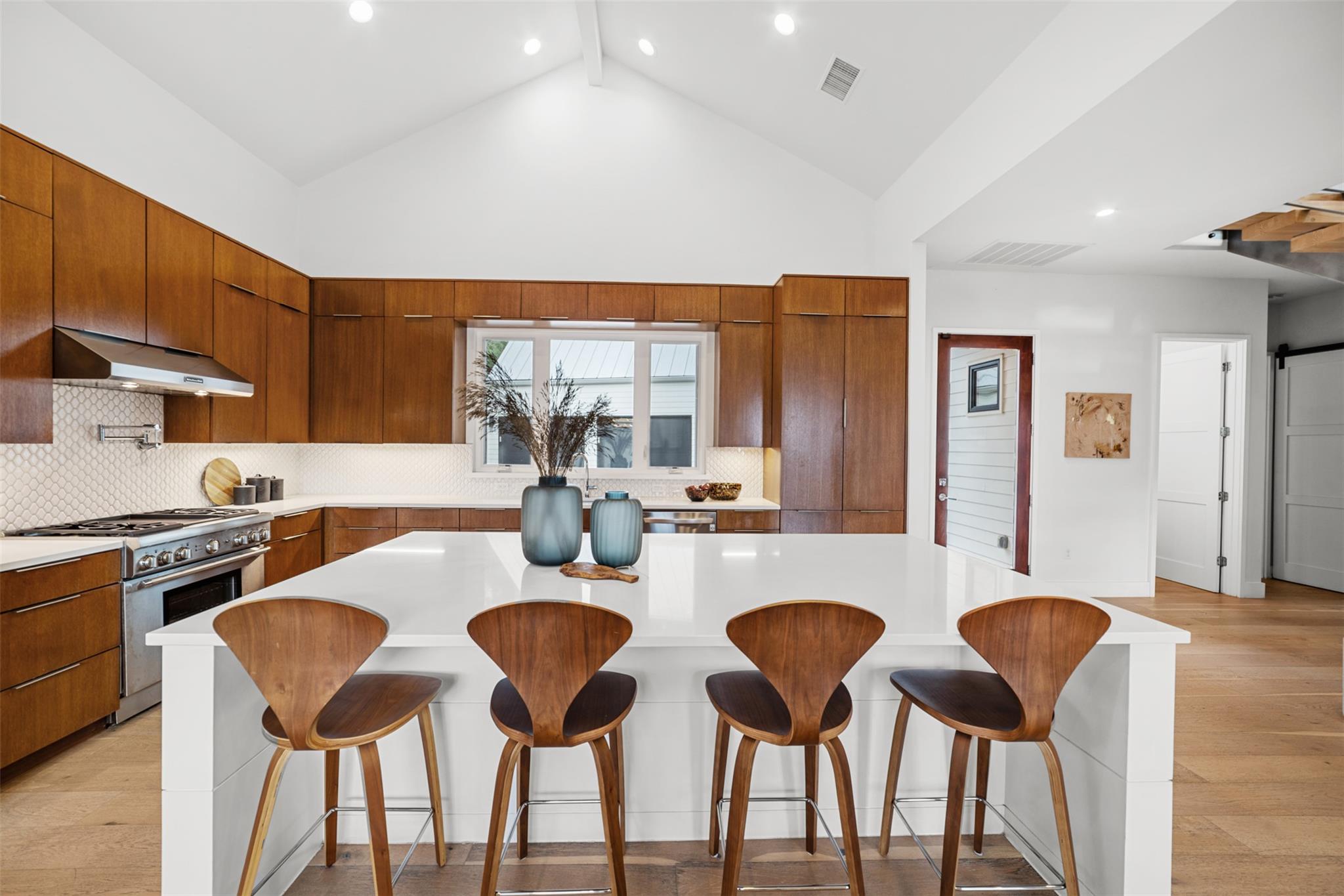 Image 6 of 40 For 5001 Shoal Creek Blvd