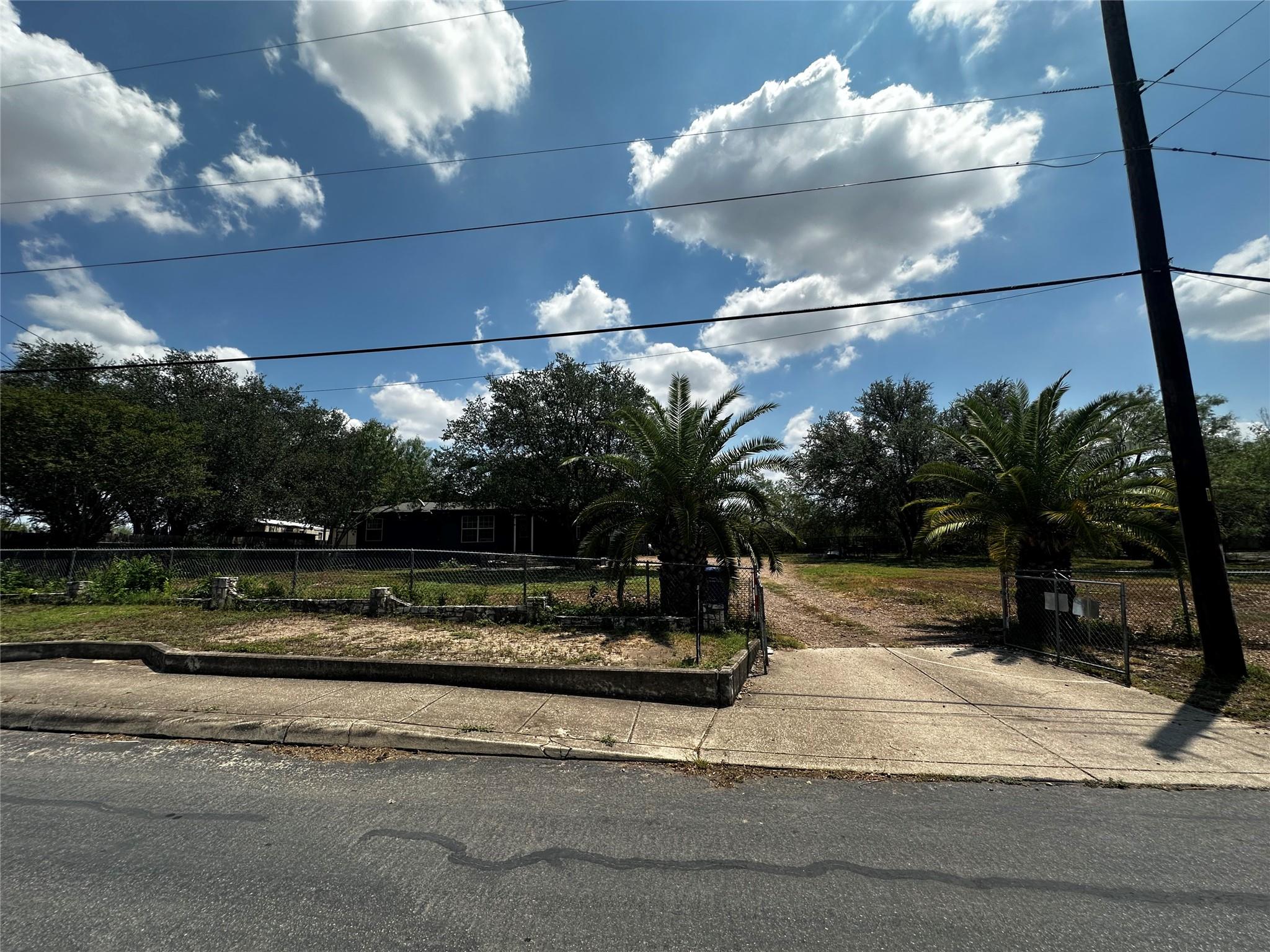 Image 24 of 26 For 7918 Dempsey St